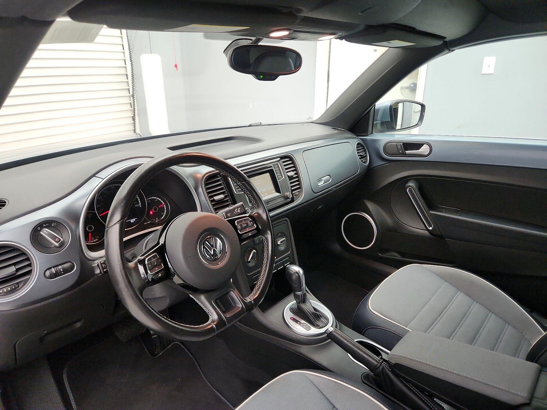 Thumbnail: 2016 Volkswagen Beetle - 9
