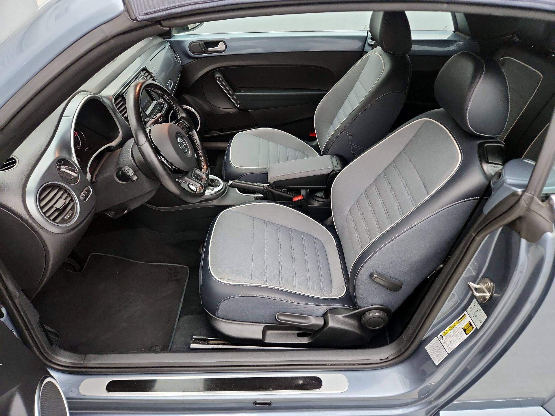Thumbnail: 2016 Volkswagen Beetle - 11