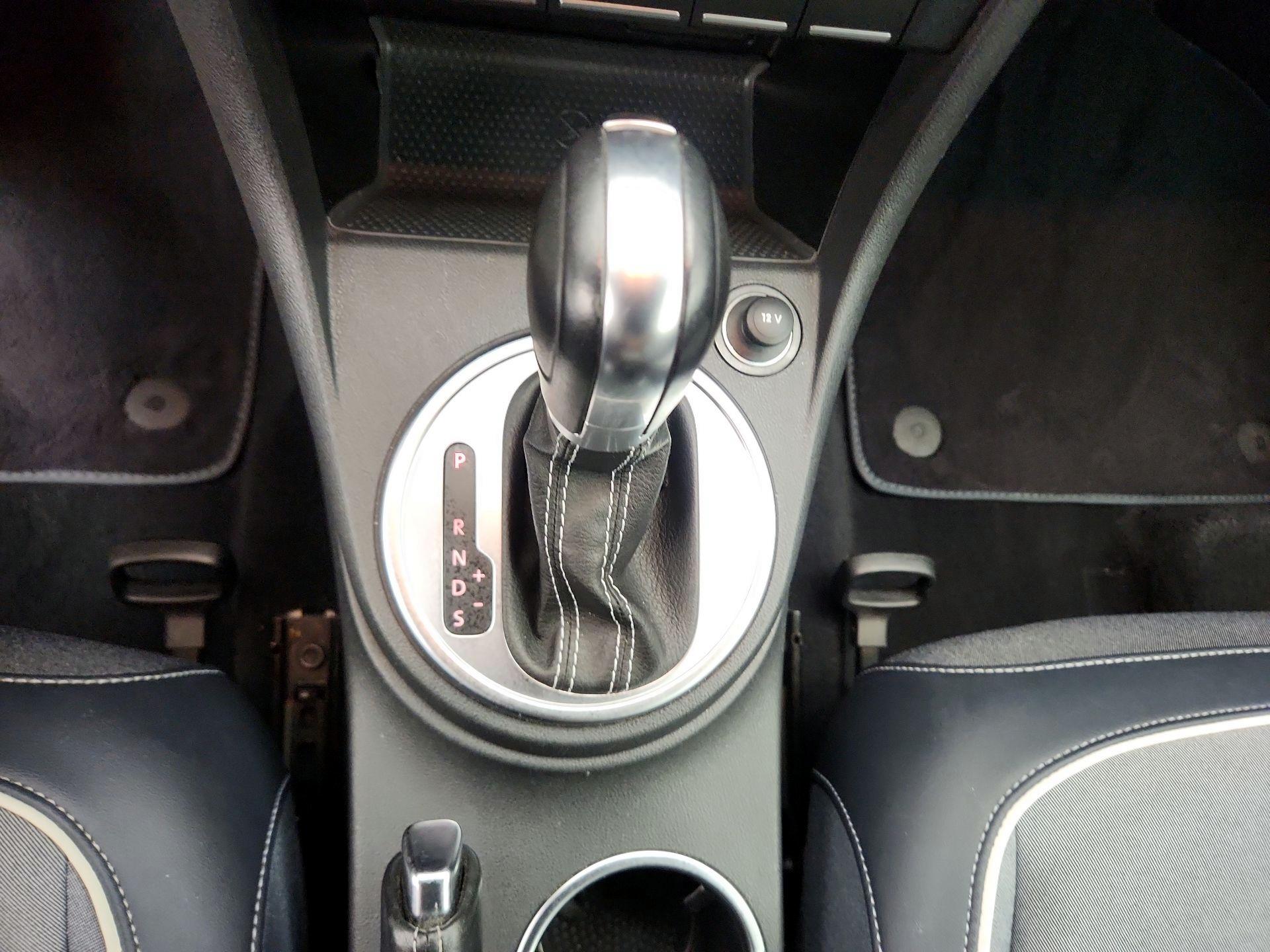 Thumbnail: 2016 Volkswagen Beetle - 16