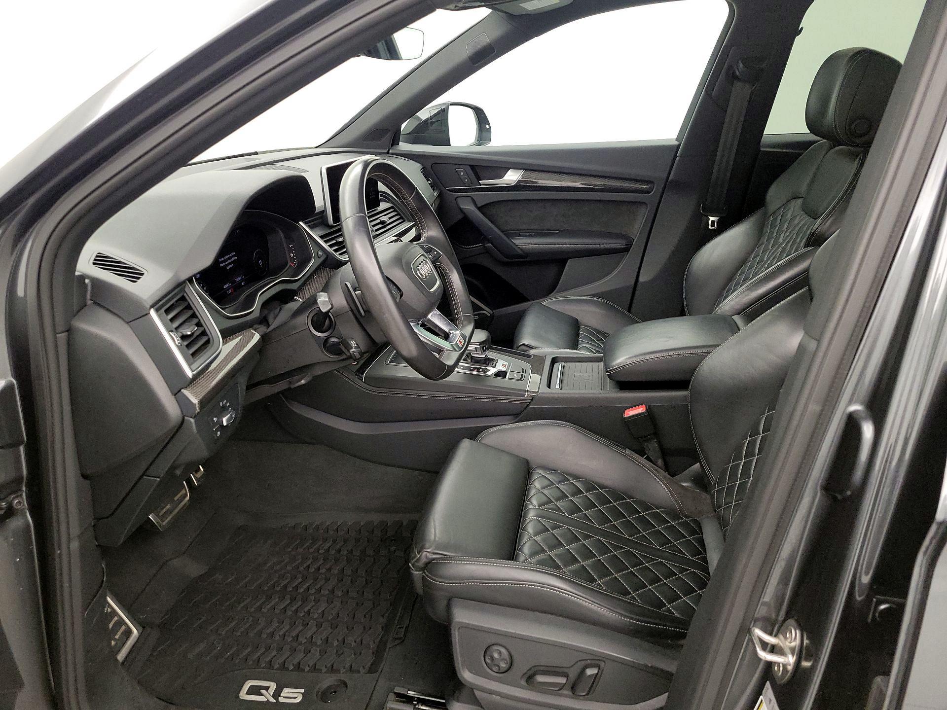 Thumbnail: 2020 Audi SQ5 - 11