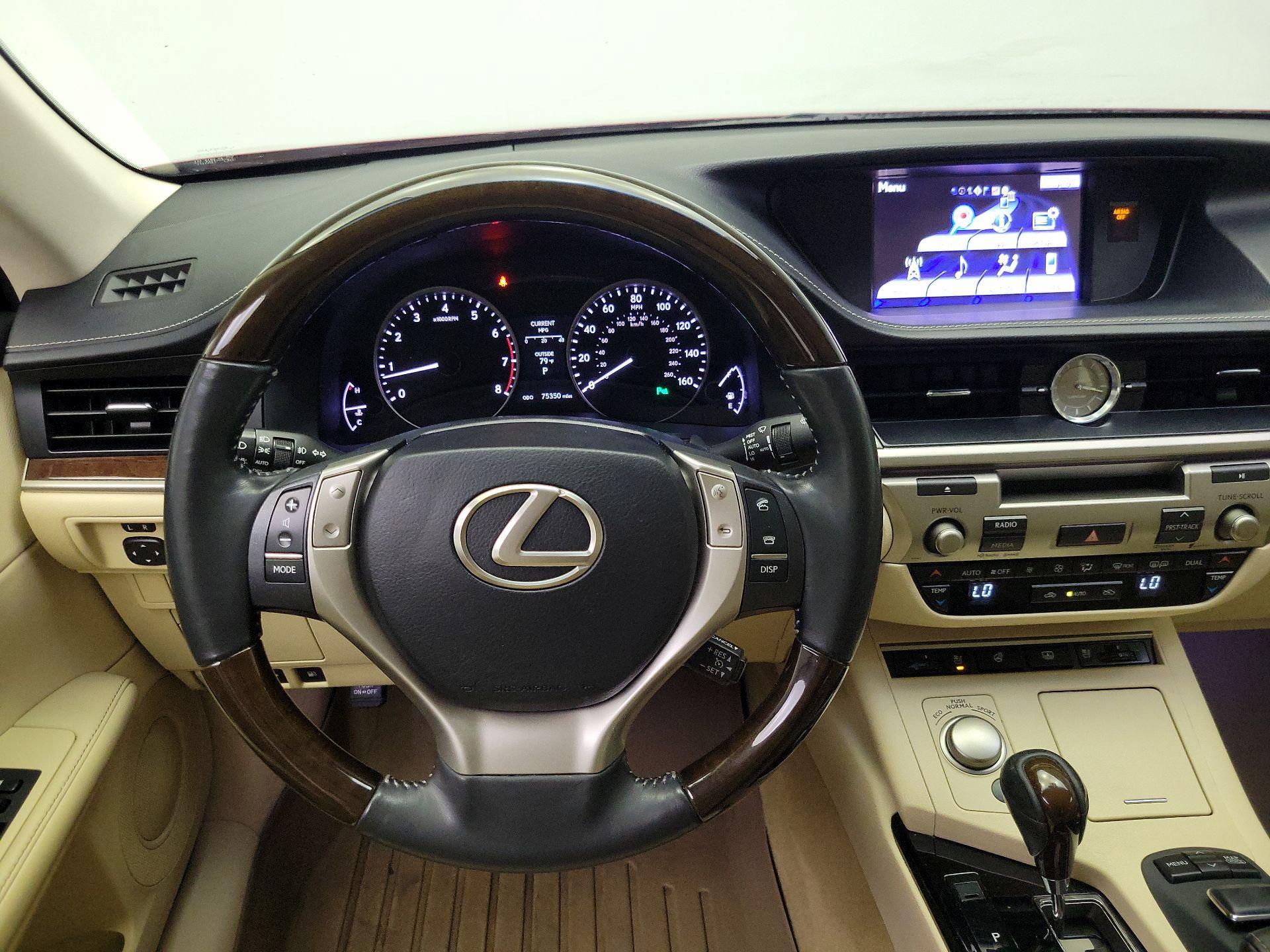 Thumbnail: 2014 Lexus ES - 10