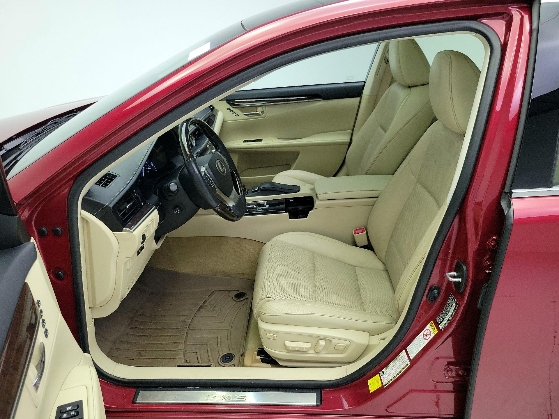 Thumbnail: 2014 Lexus ES - 11