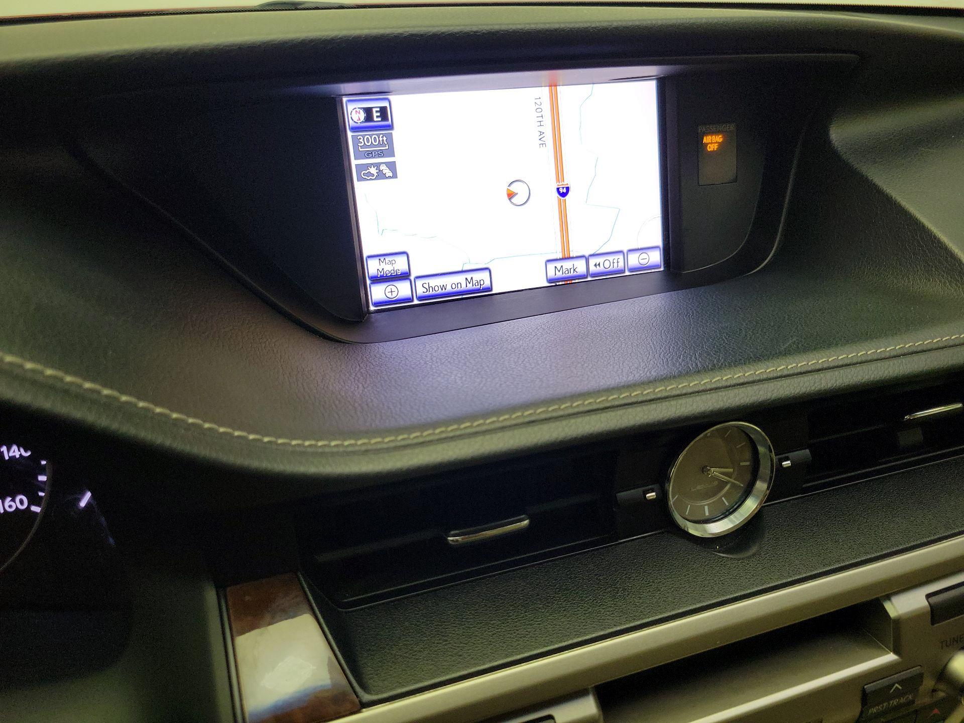 Thumbnail: 2014 Lexus ES - 14
