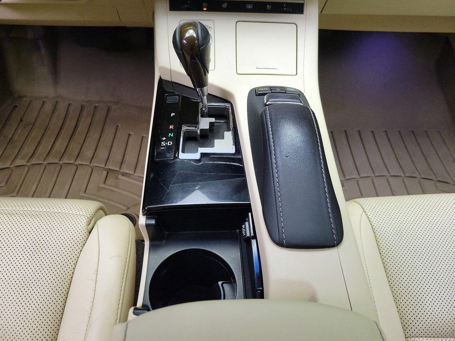 Thumbnail: 2014 Lexus ES - 18