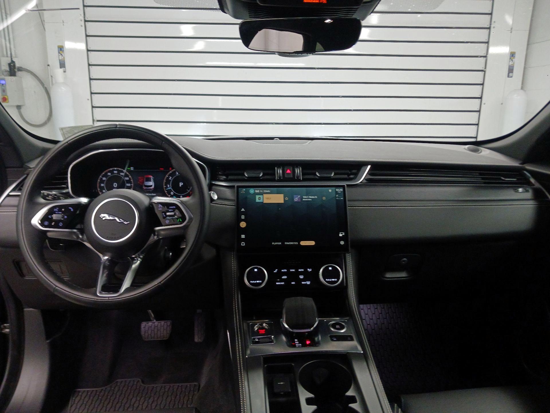 Thumbnail: 2025 Jaguar F-Pace - 8