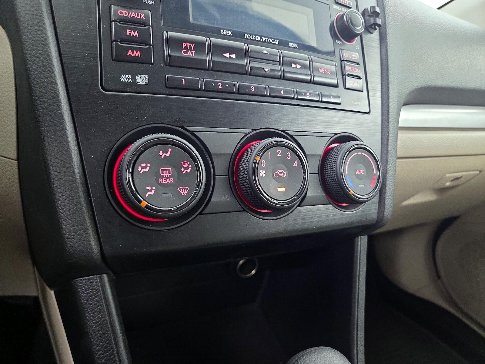 2014 Subaru XV Crosstrek Premium - Photo 16