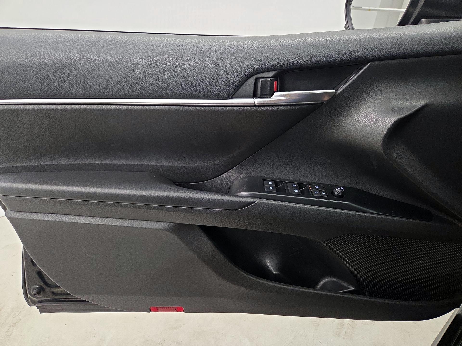 Thumbnail: 2020 Toyota Camry - 12