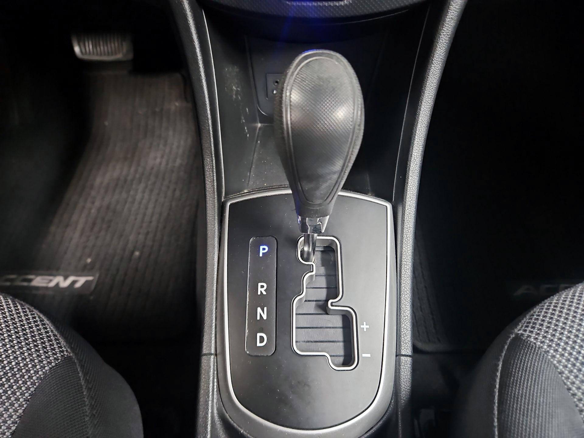 Thumbnail: 2014 Hyundai Accent - 16