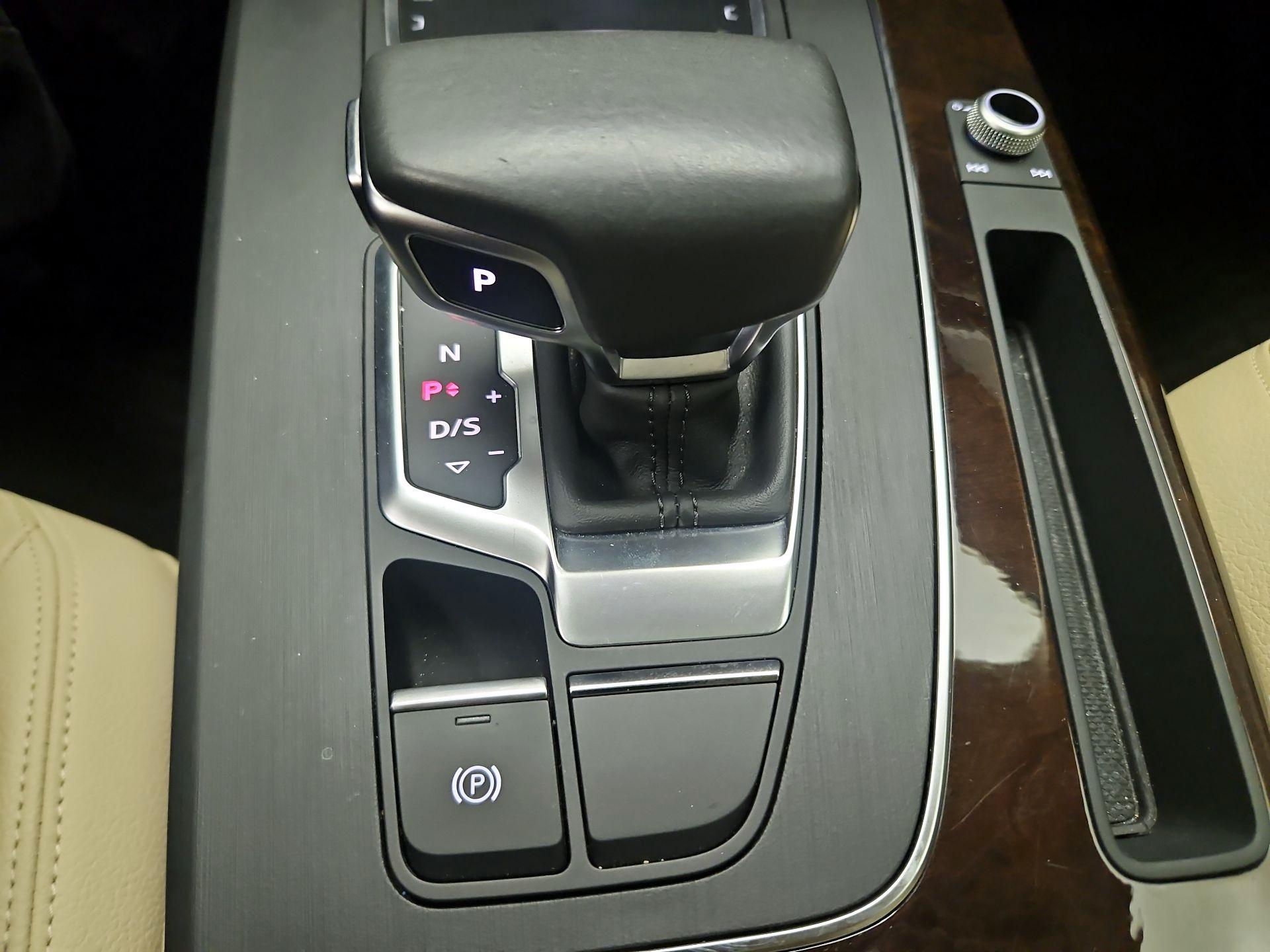 Thumbnail: 2020 Audi Q5 - 18