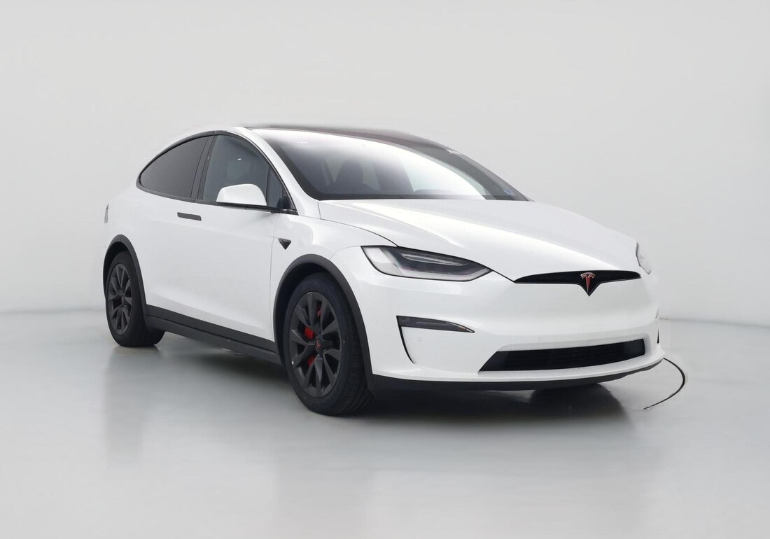 2023 Tesla Model X Long Range in White — CarMax photo