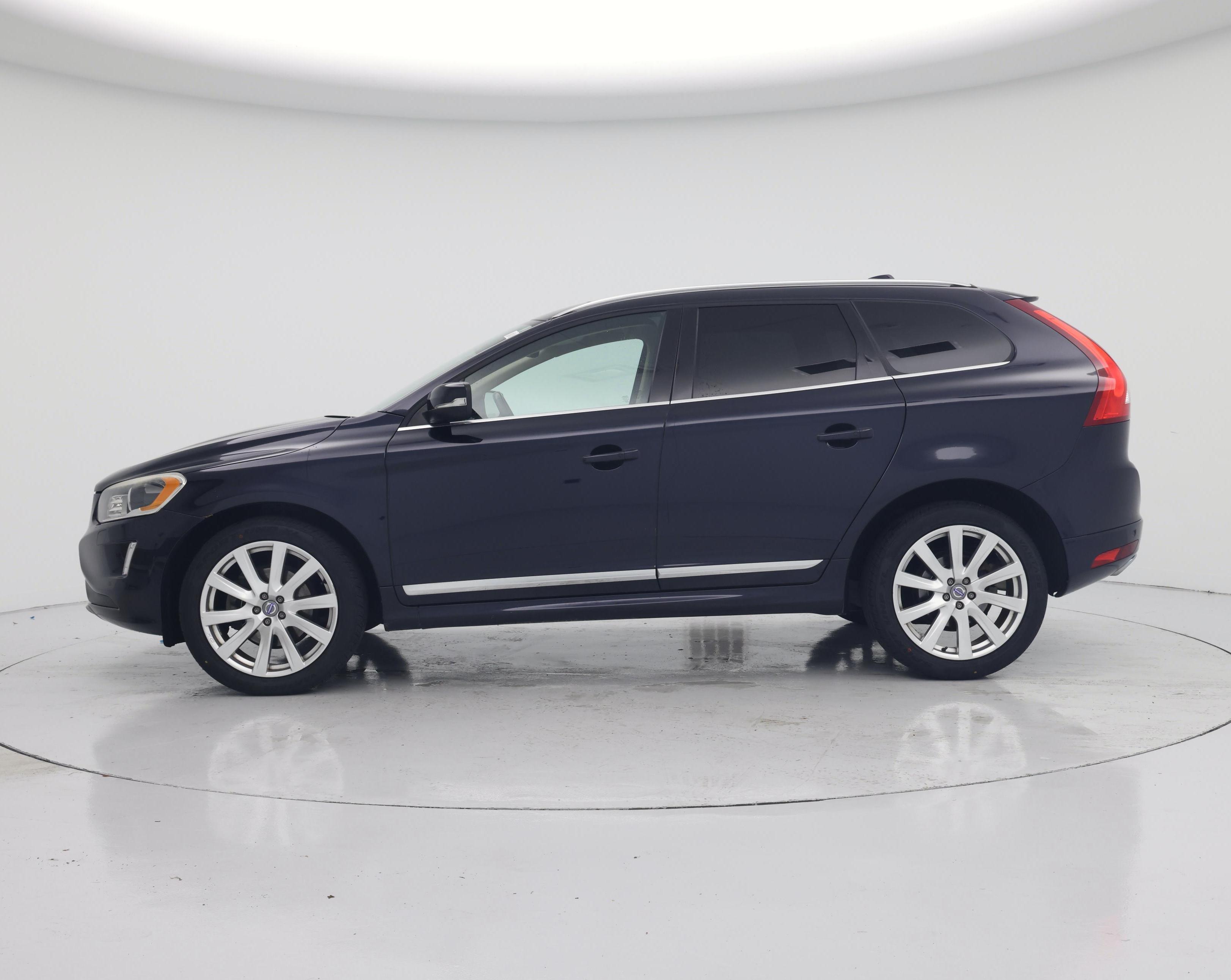 Thumbnail: 2017 Volvo XC60 - 3