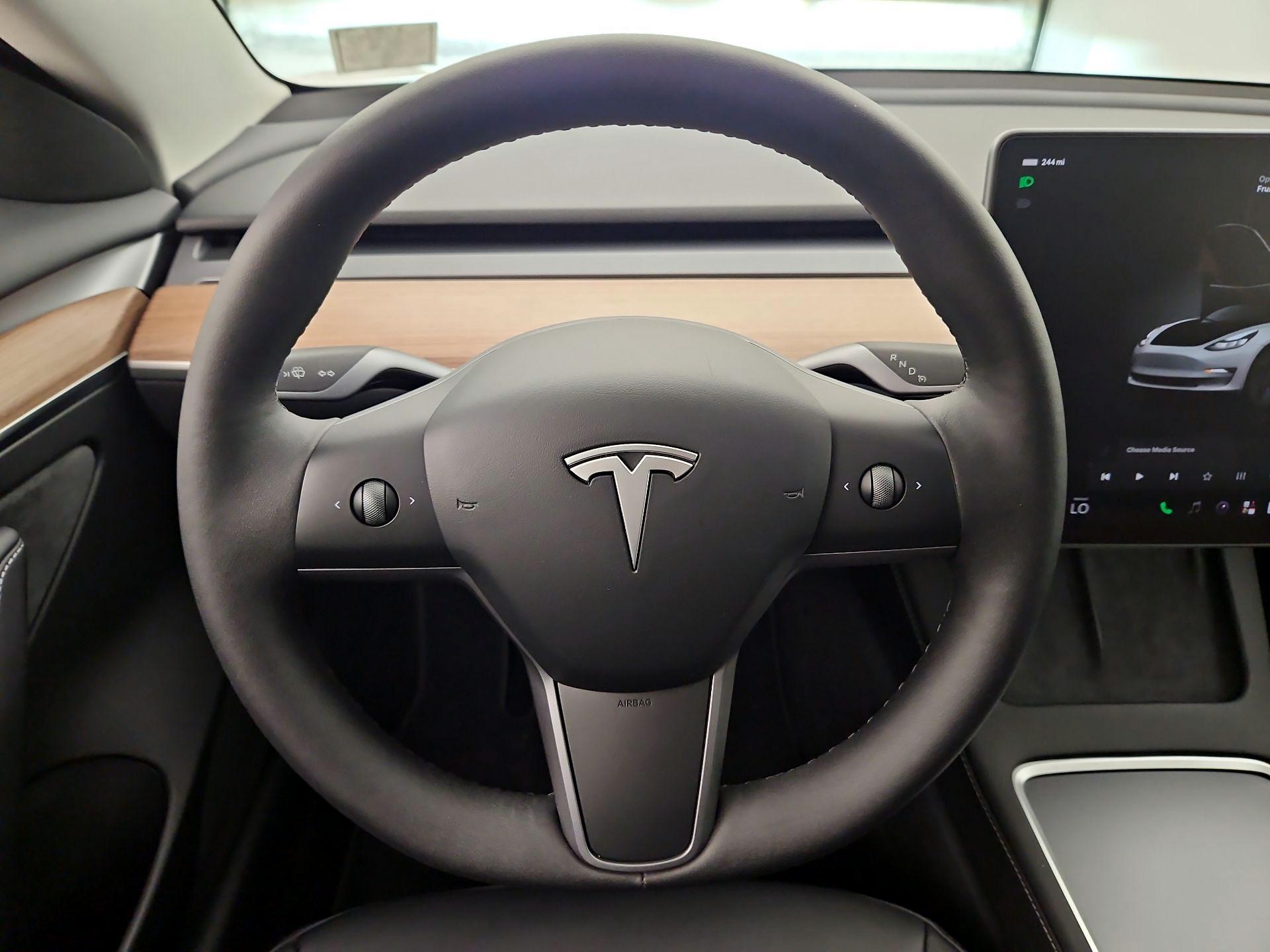 Thumbnail: 2023 Tesla Model 3 - 10