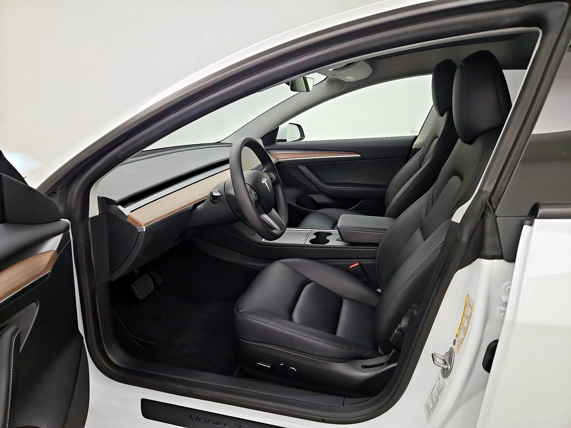Thumbnail: 2023 Tesla Model 3 - 11
