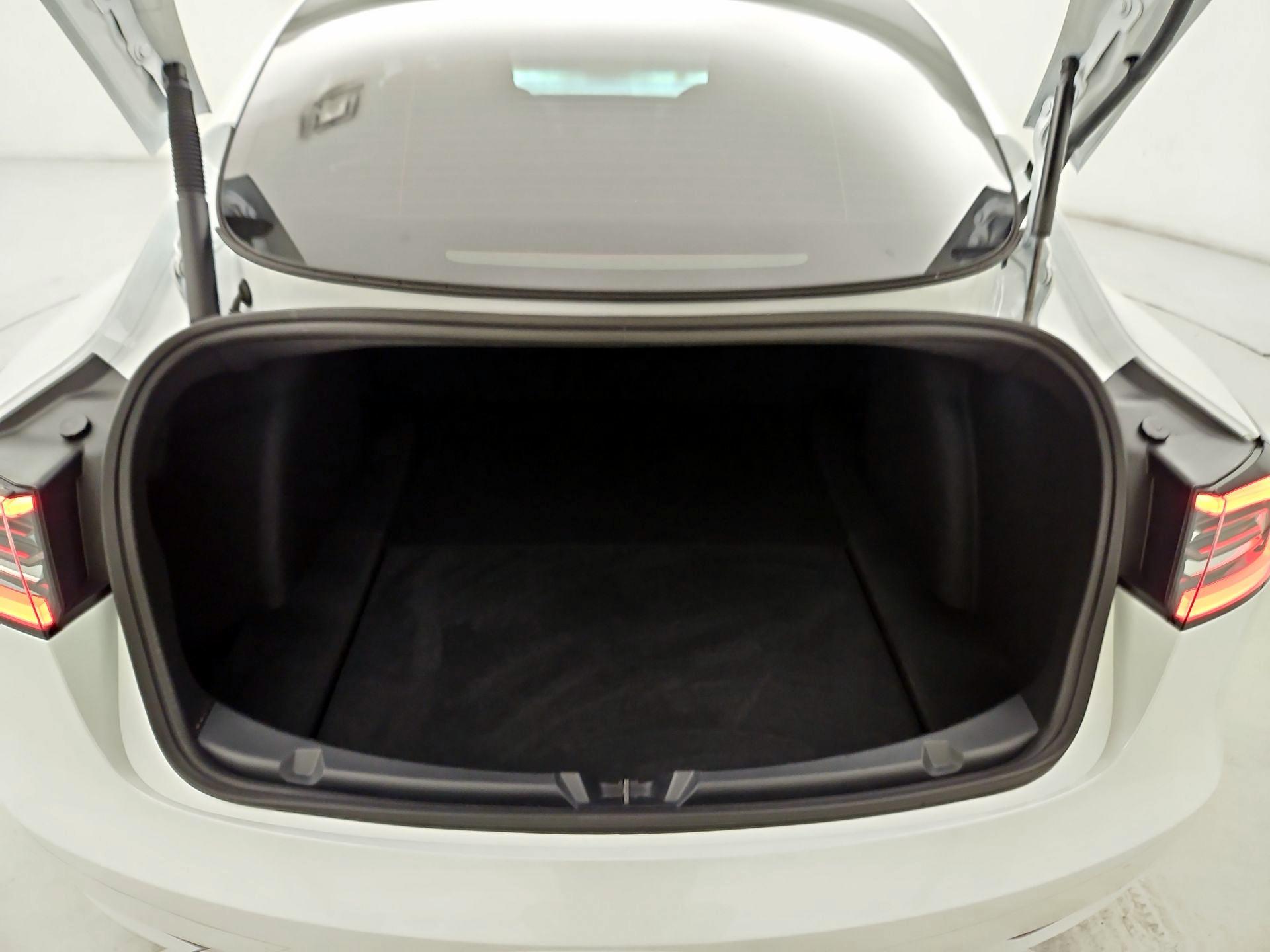 Thumbnail: 2023 Tesla Model 3 - 19
