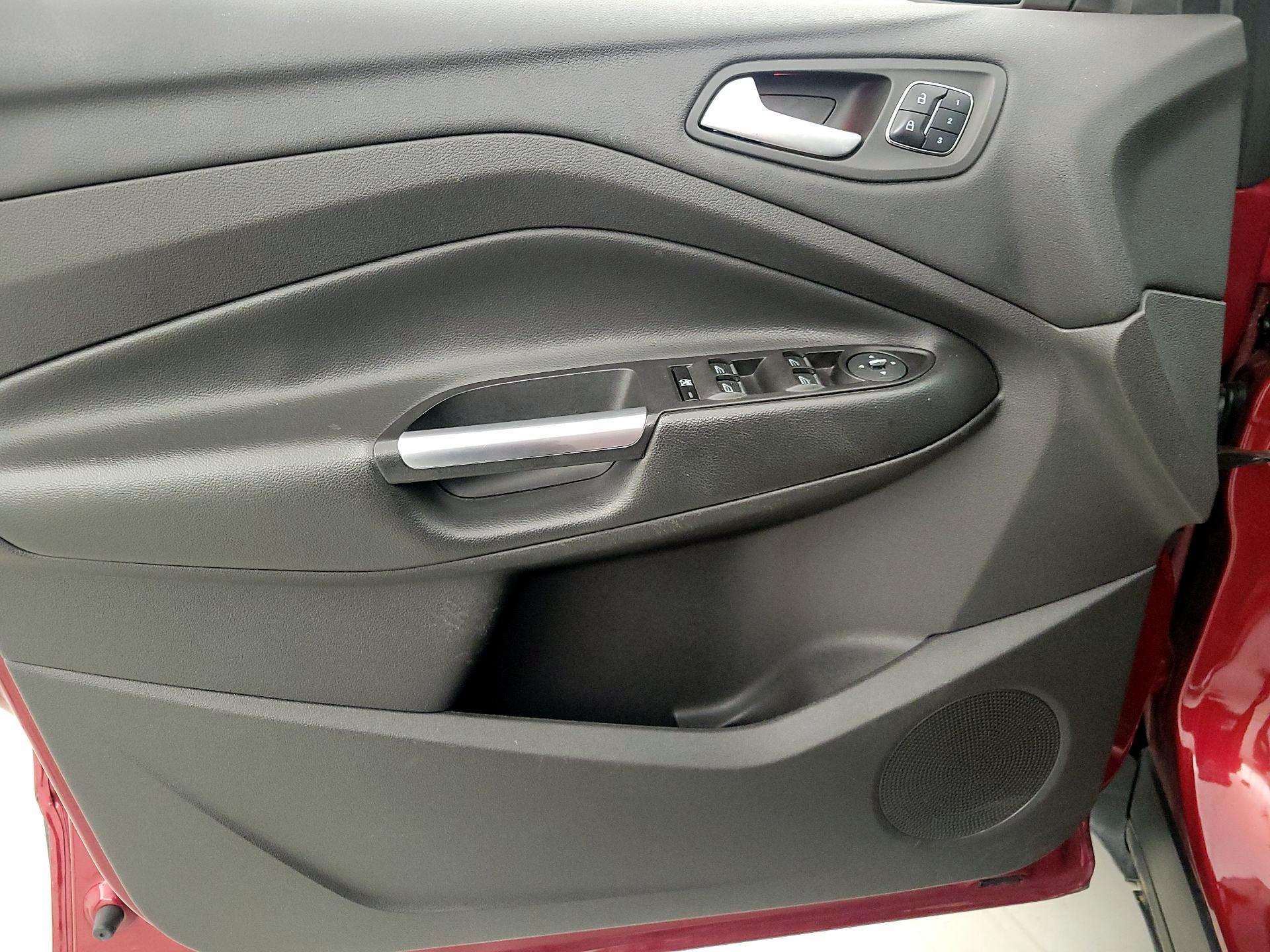 Thumbnail: 2015 Ford Escape - 12