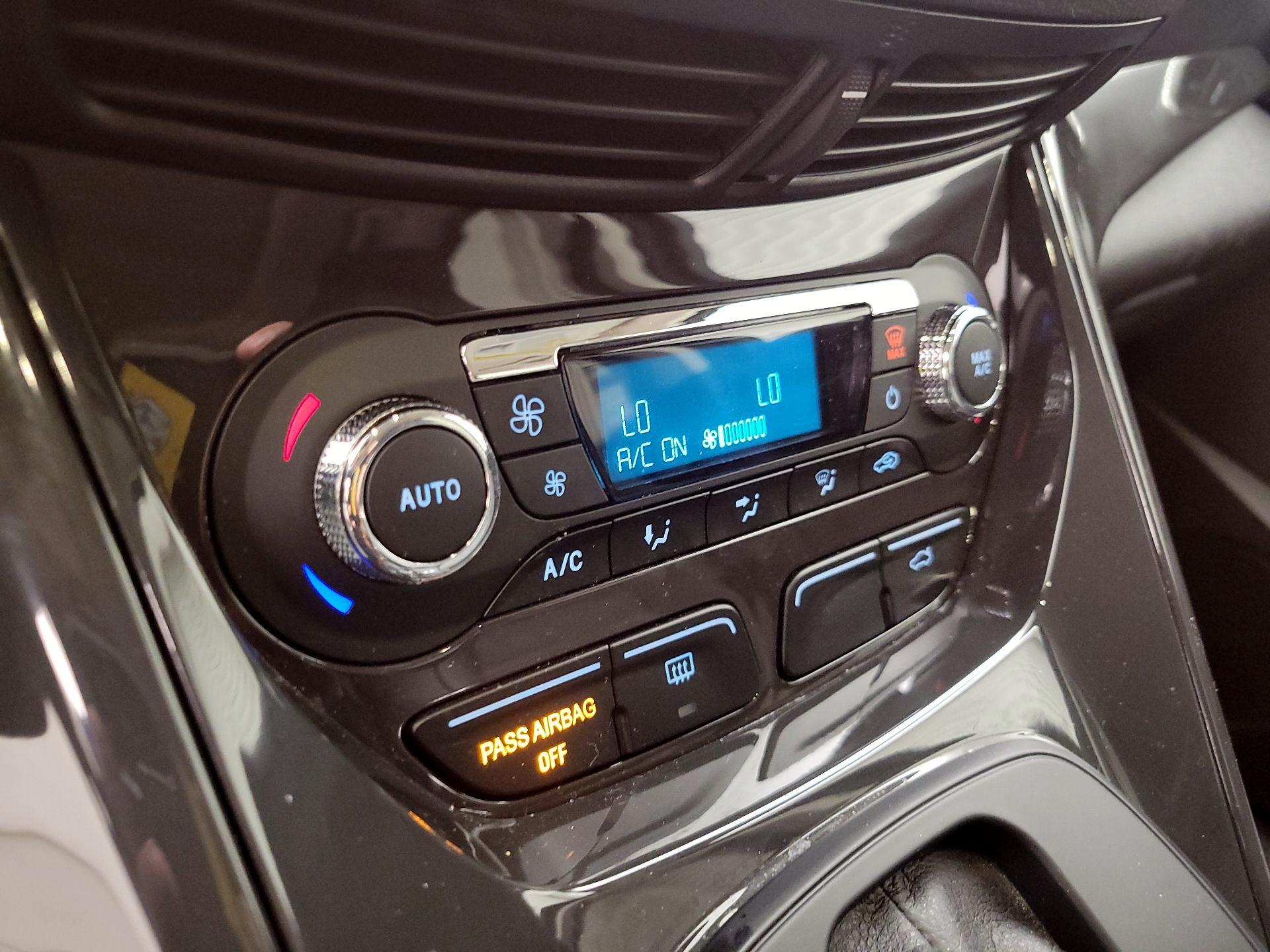 Thumbnail: 2015 Ford Escape - 16