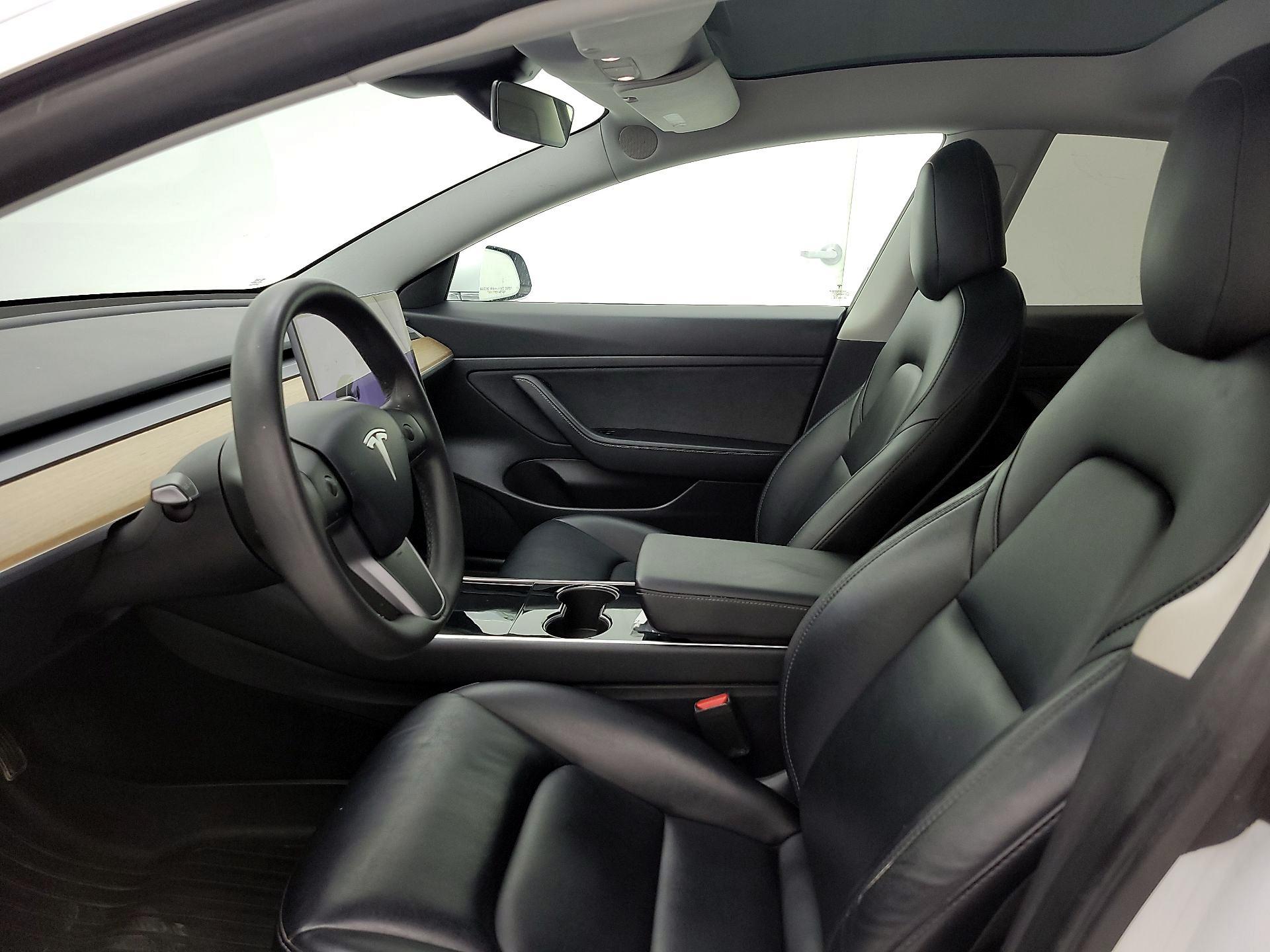 Thumbnail: 2020 Tesla Model 3 - 11