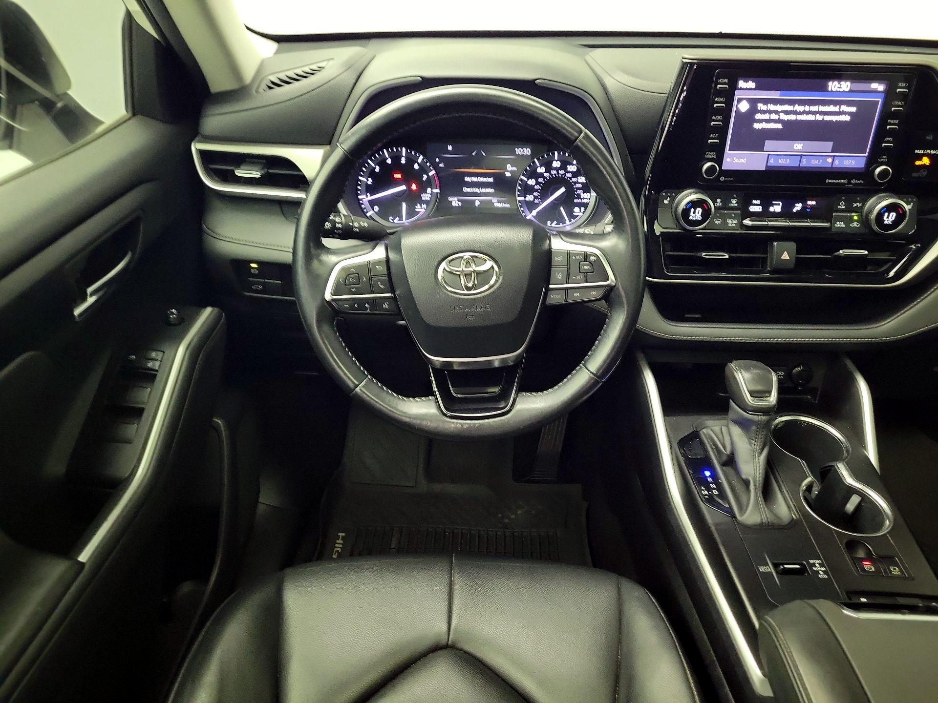 Thumbnail: 2020 Toyota Highlander - 10