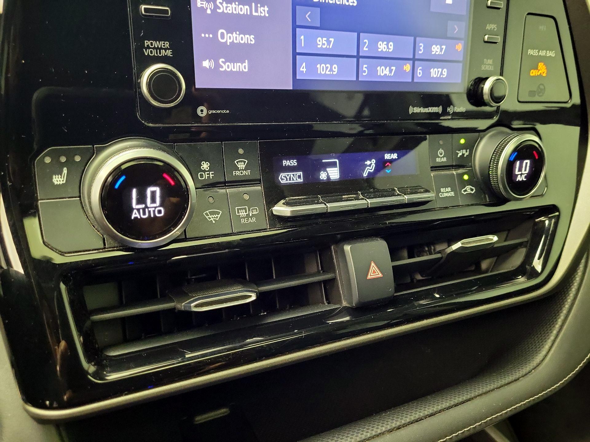 Thumbnail: 2020 Toyota Highlander - 16