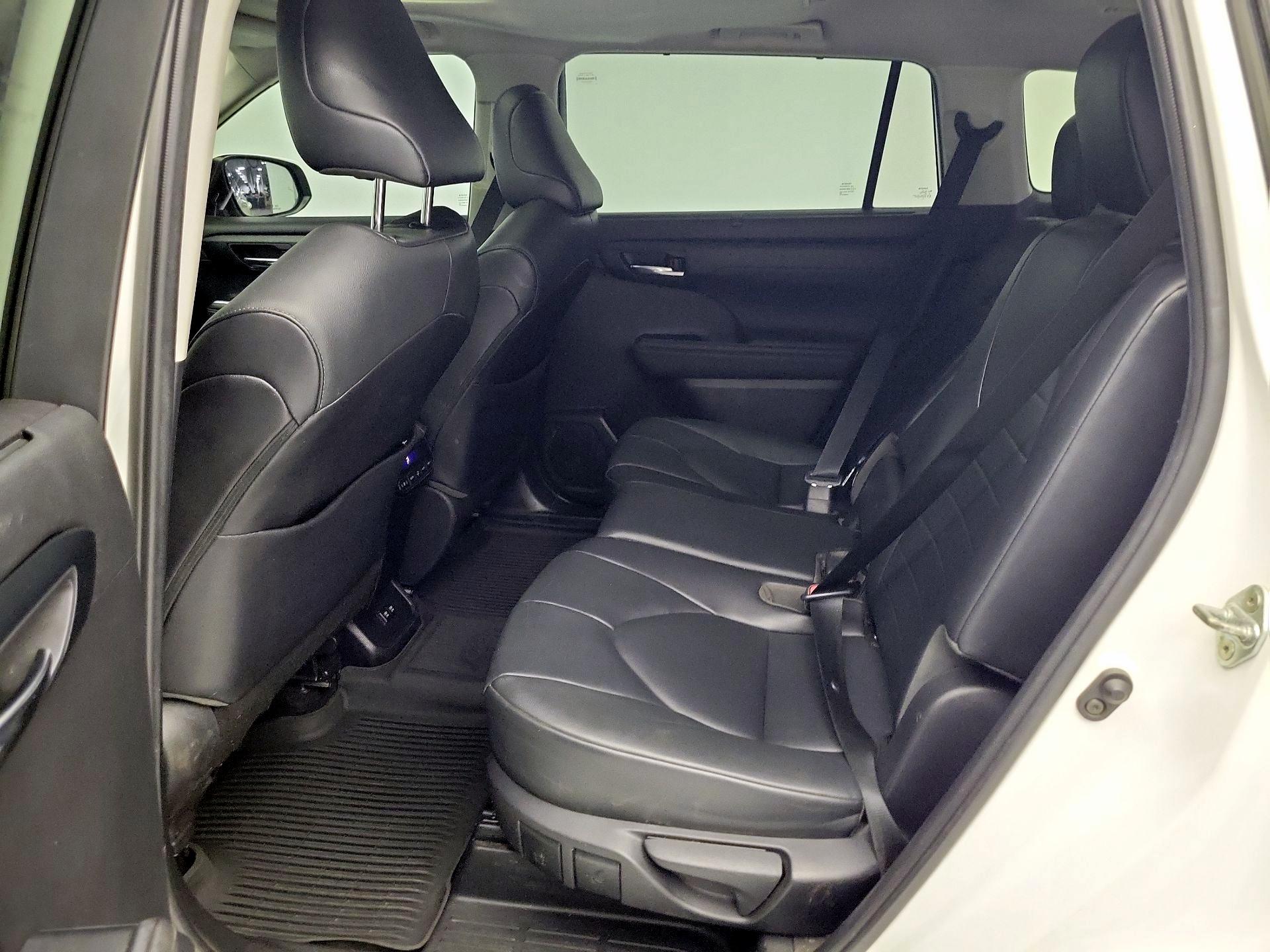Thumbnail: 2020 Toyota Highlander - 20