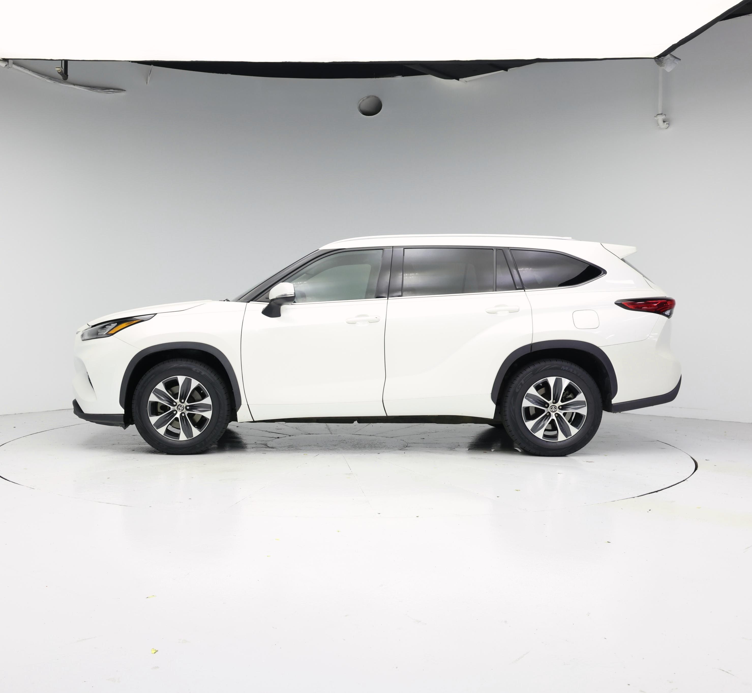 Thumbnail: 2020 Toyota Highlander - 3