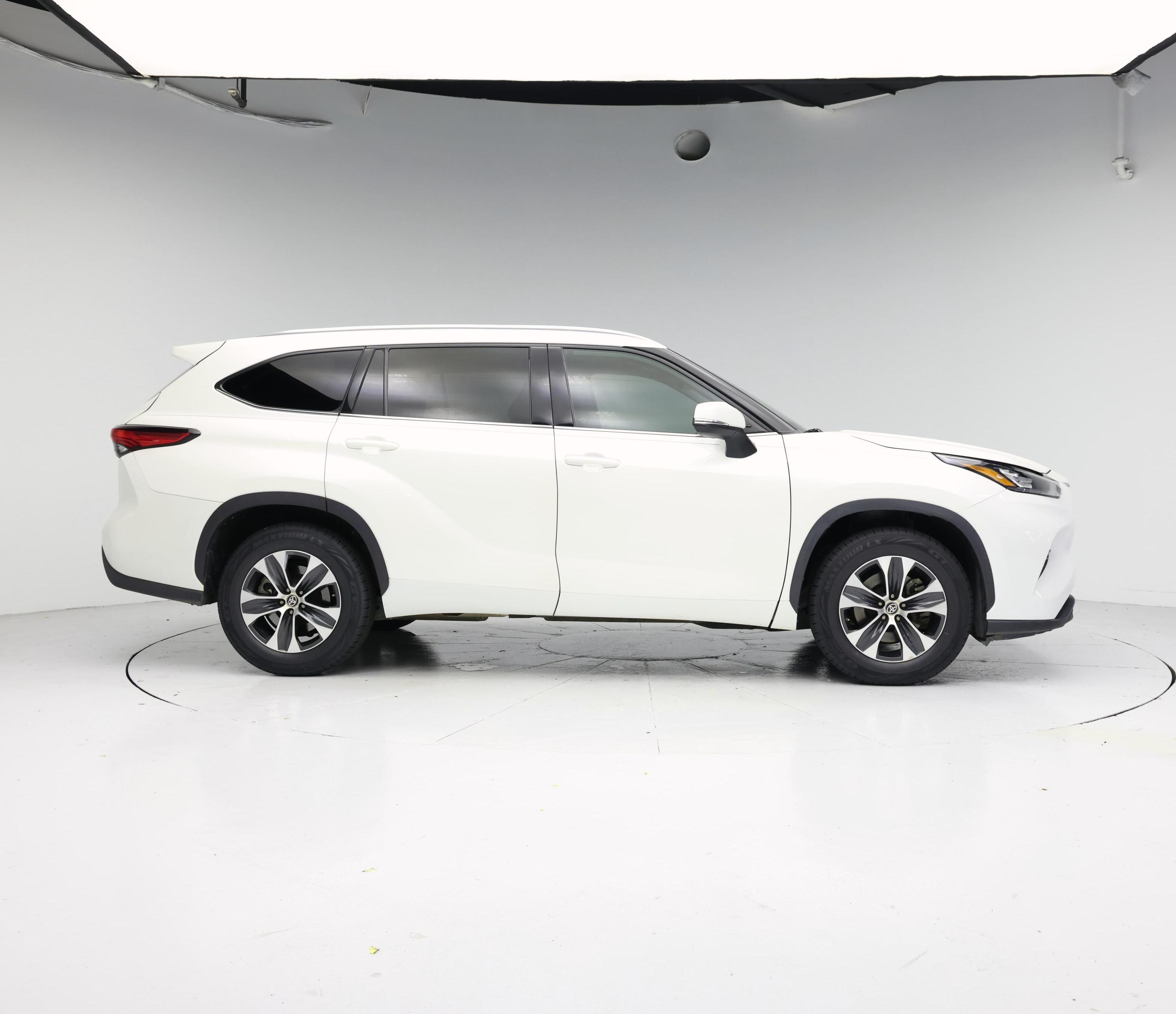 Thumbnail: 2020 Toyota Highlander - 7