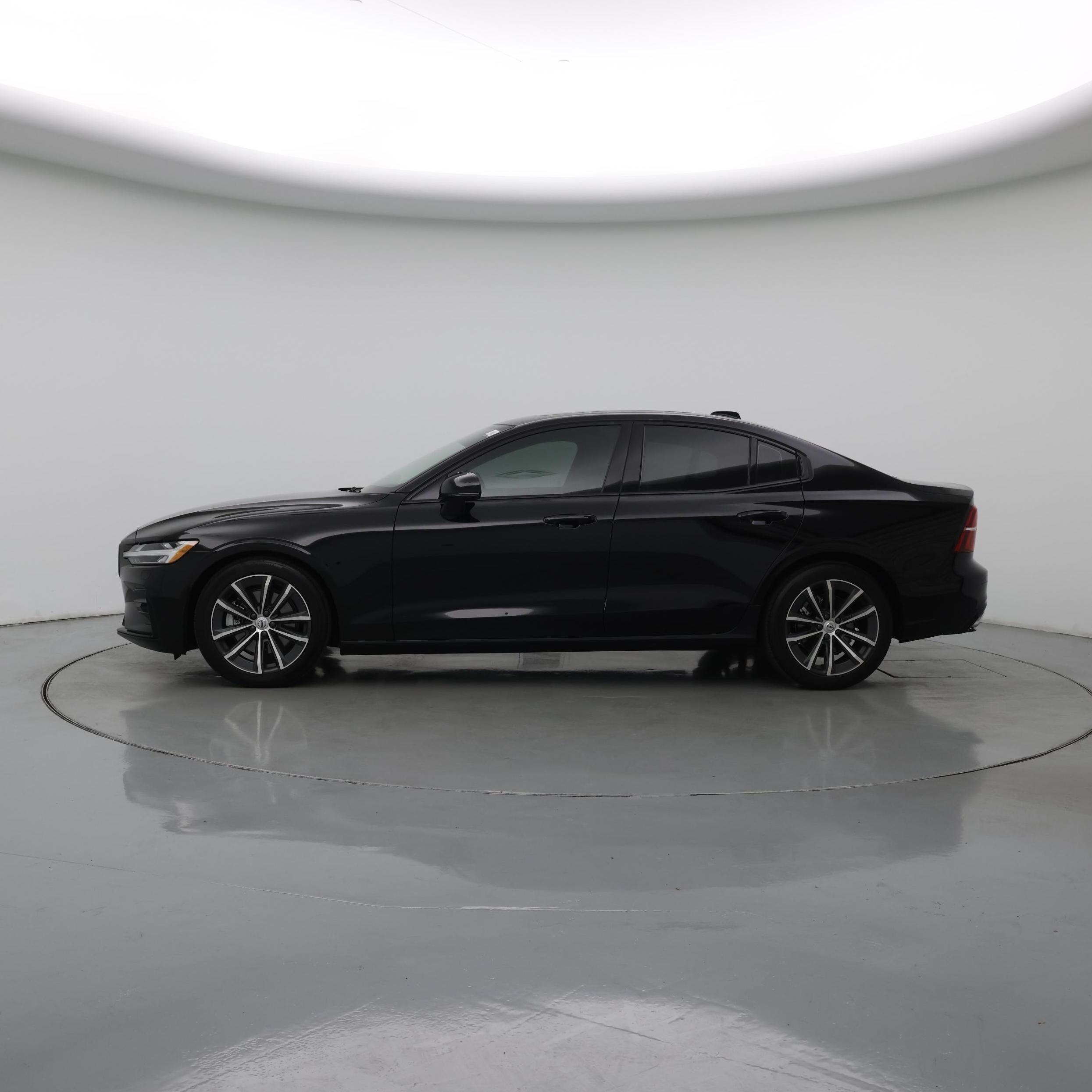 Thumbnail: 2022 Volvo S60 - 3