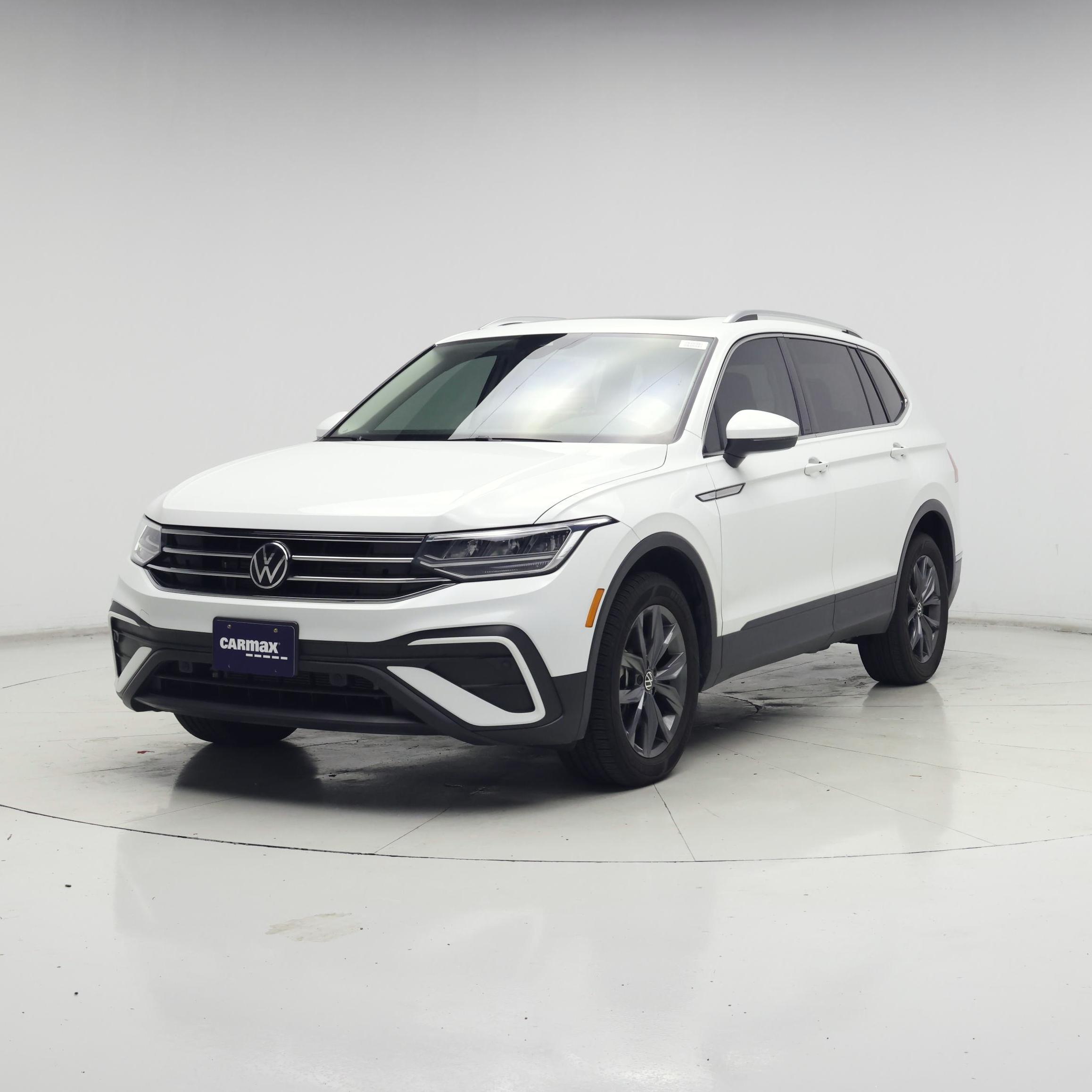 Thumbnail: 2022 Volkswagen Tiguan - 4