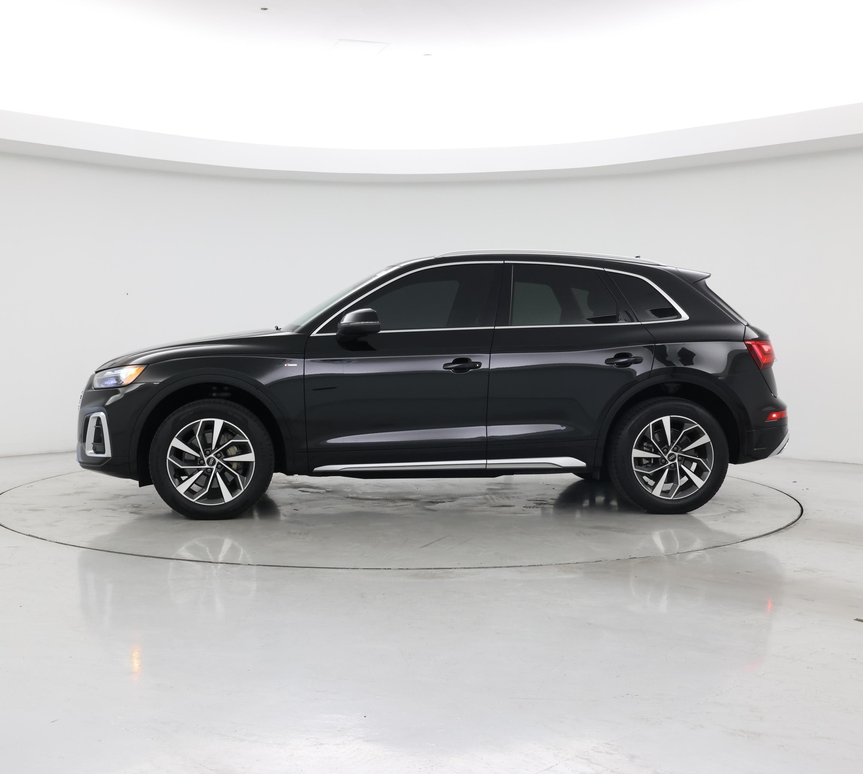 Thumbnail: 2022 Audi Q5 - 3