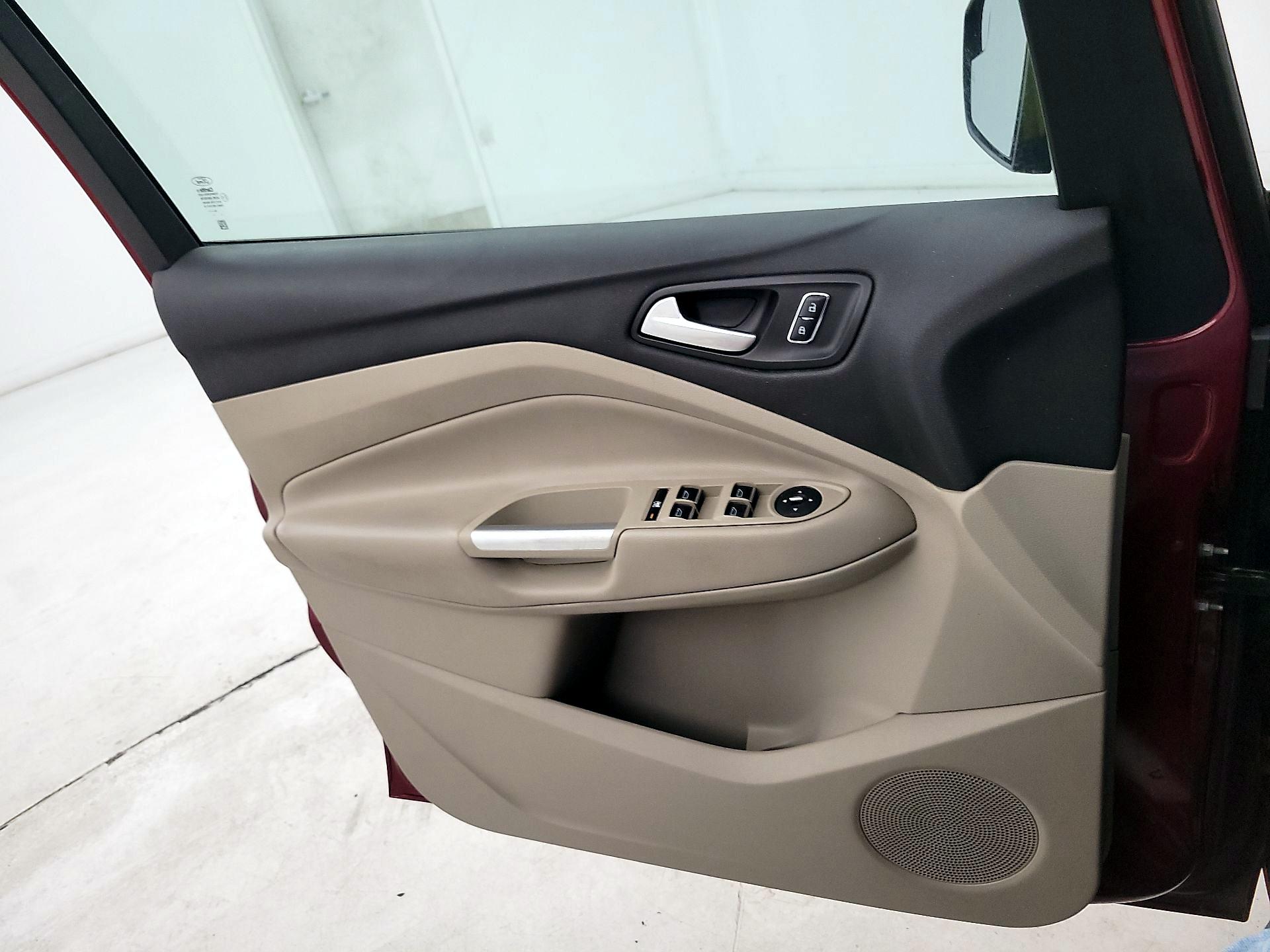 Thumbnail: 2015 Ford C-Max - 10