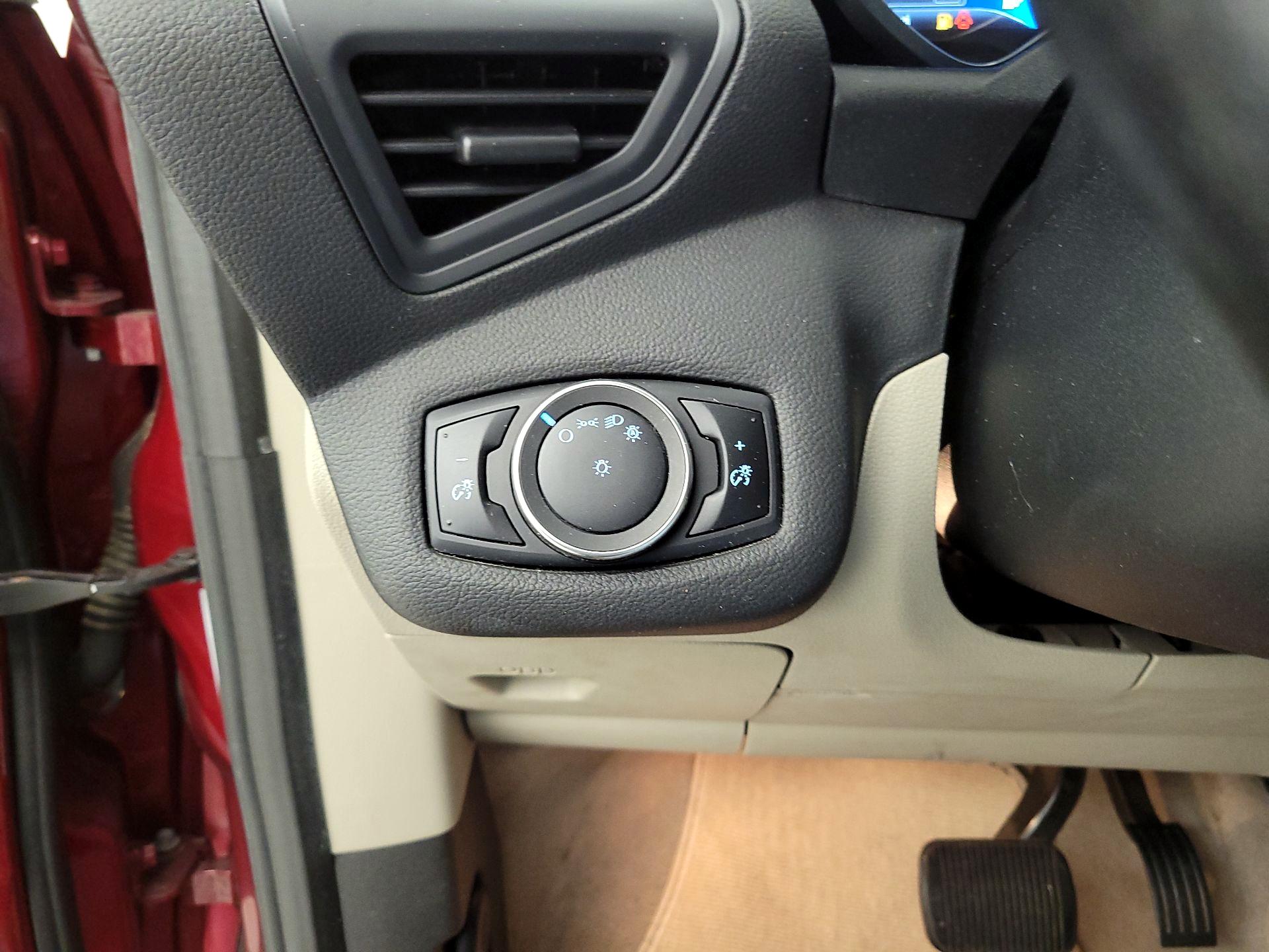 Thumbnail: 2015 Ford C-Max - 11