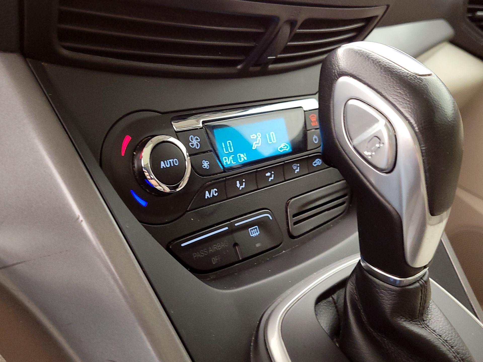 Thumbnail: 2015 Ford C-Max - 13
