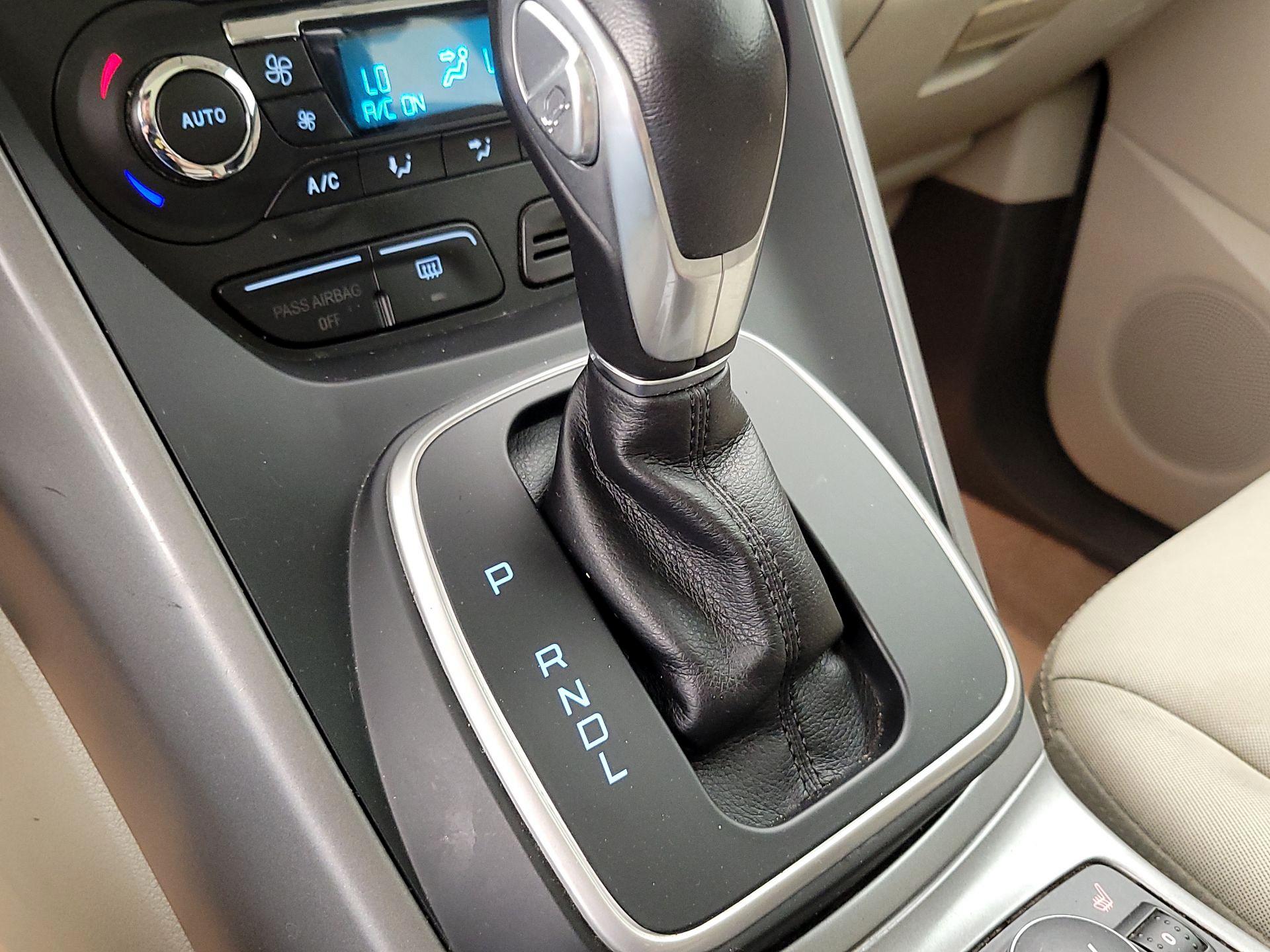 Thumbnail: 2015 Ford C-Max - 14
