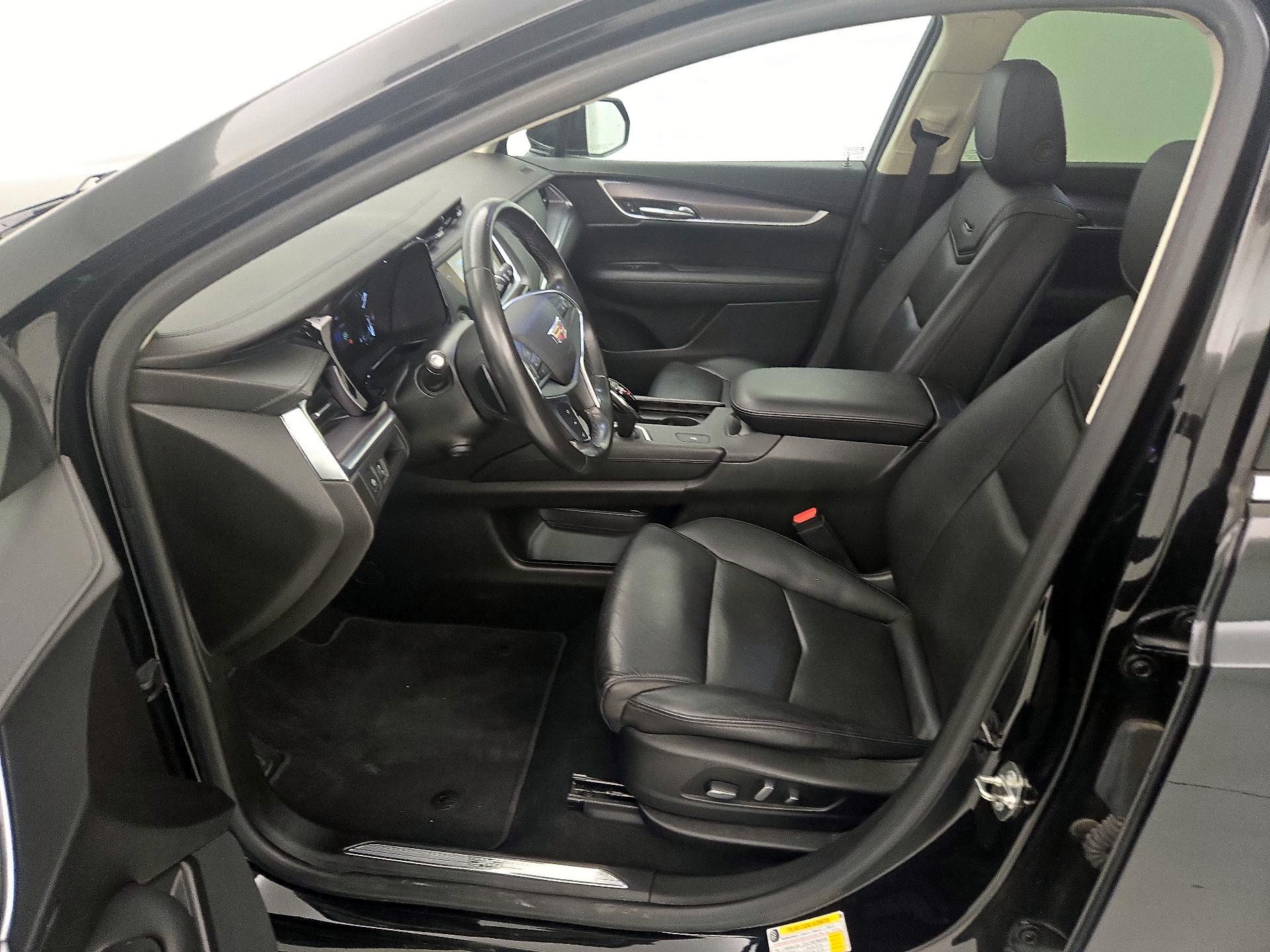 Thumbnail: 2018 Cadillac XT5 - 11