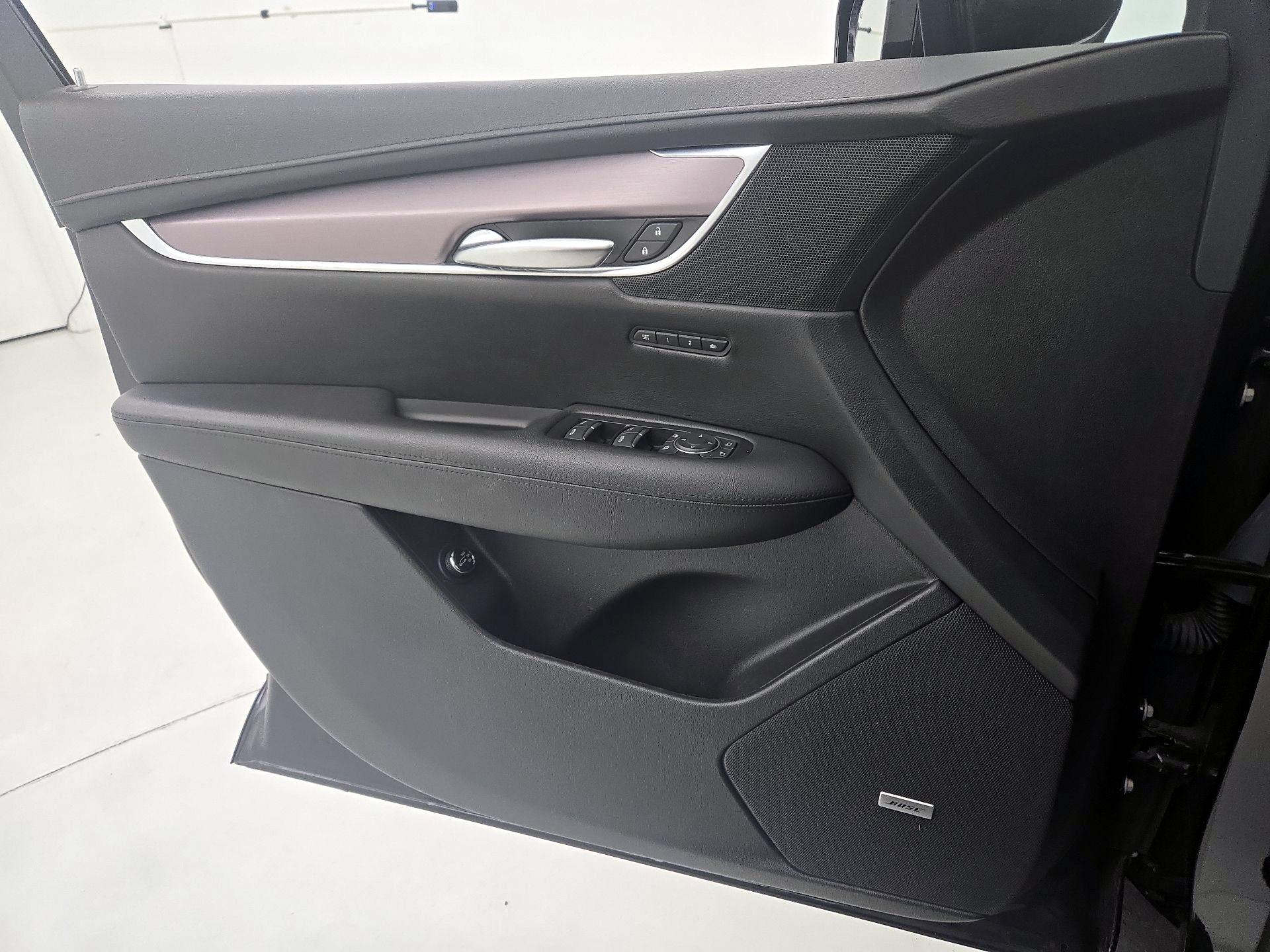 Thumbnail: 2018 Cadillac XT5 - 12