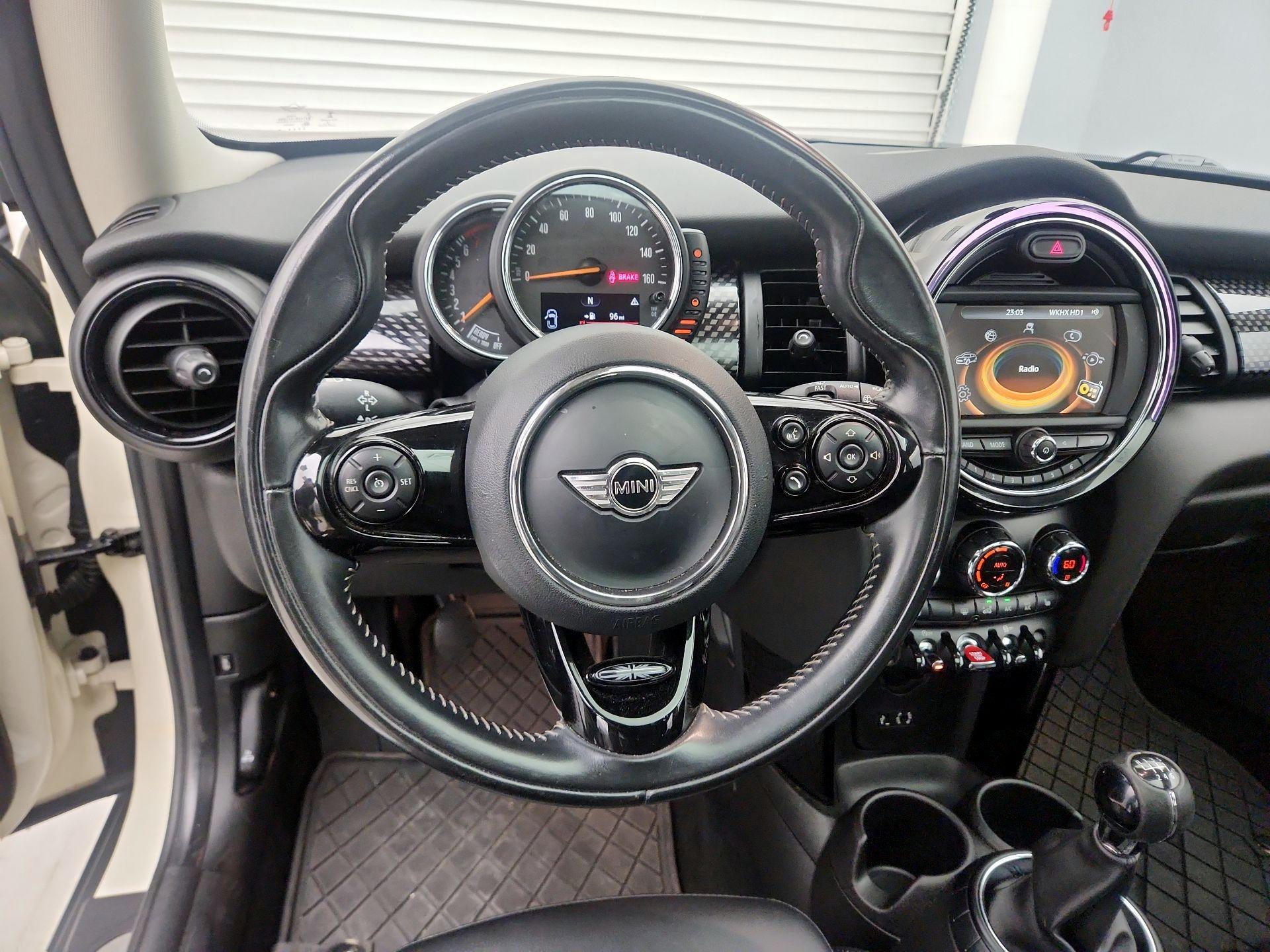 Thumbnail: 2017 MINI Cooper Hardtop - 10