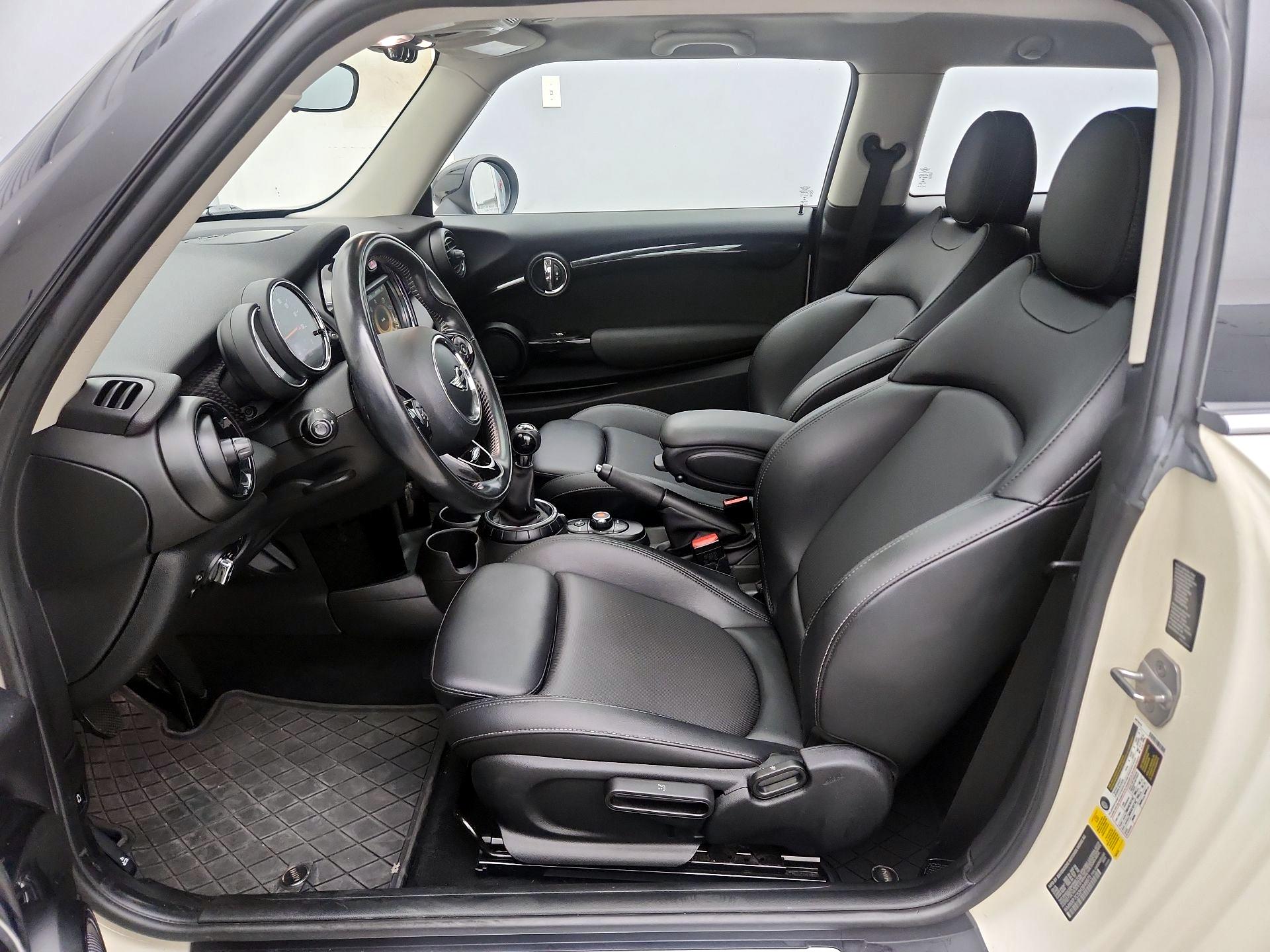 Thumbnail: 2017 MINI Cooper Hardtop - 11