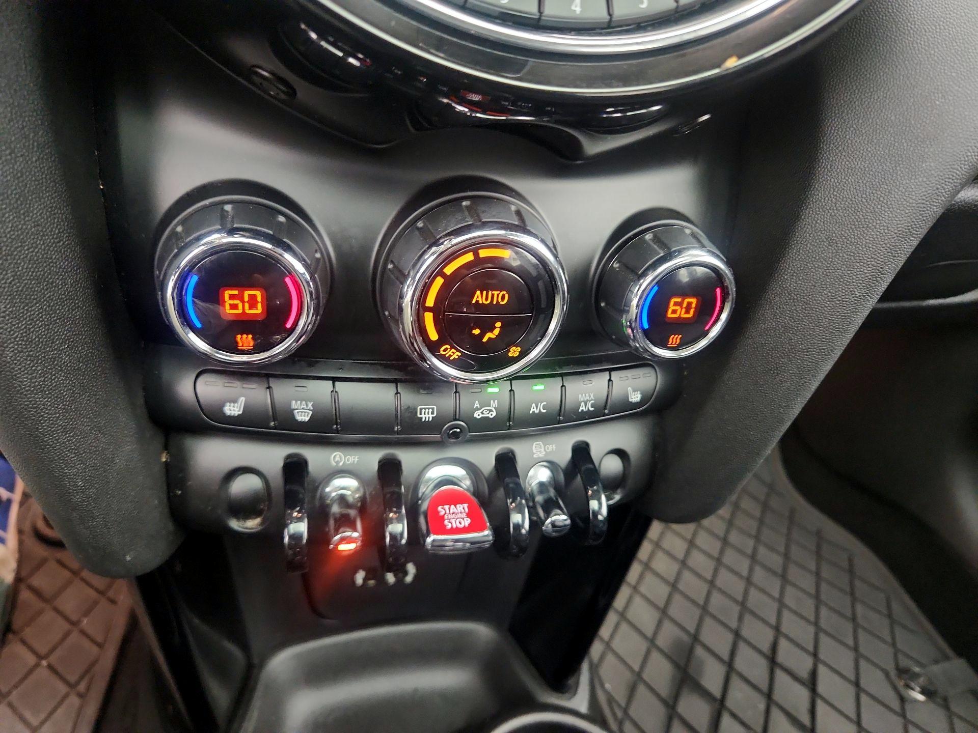 Thumbnail: 2017 MINI Cooper Hardtop - 15