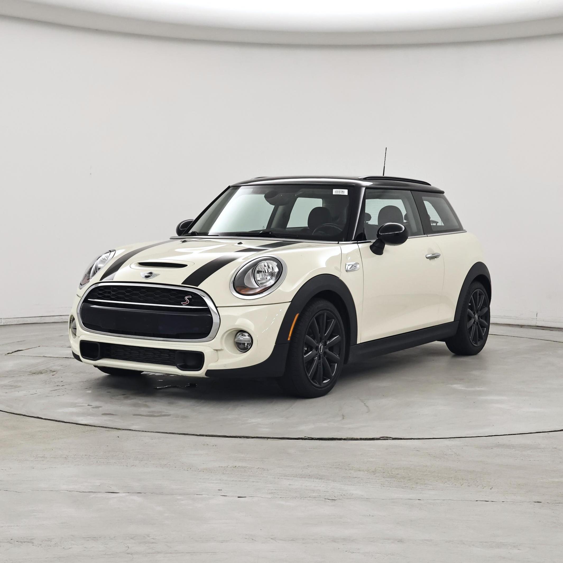 Thumbnail: 2017 MINI Cooper Hardtop - 4