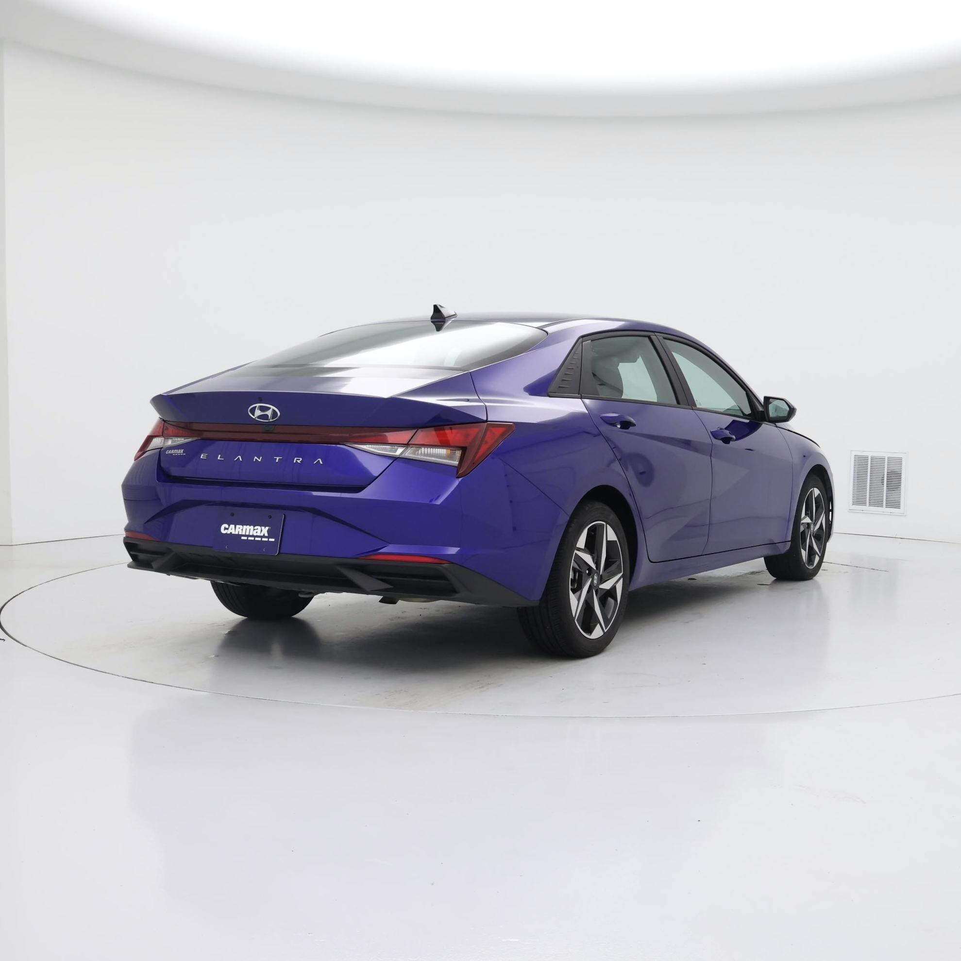 Thumbnail: 2023 Hyundai Elantra - 8