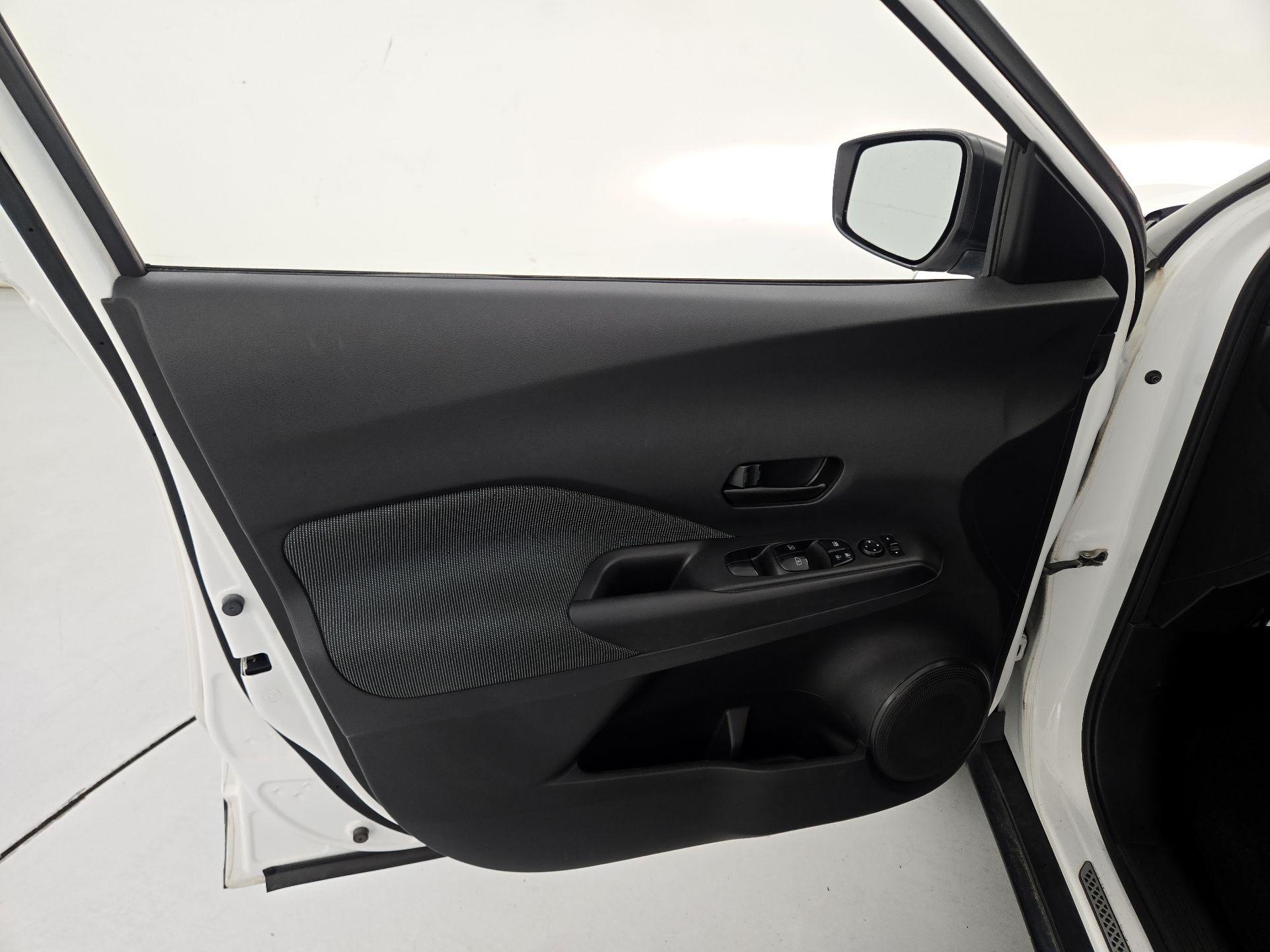 Thumbnail: 2019 Nissan Kicks - 12