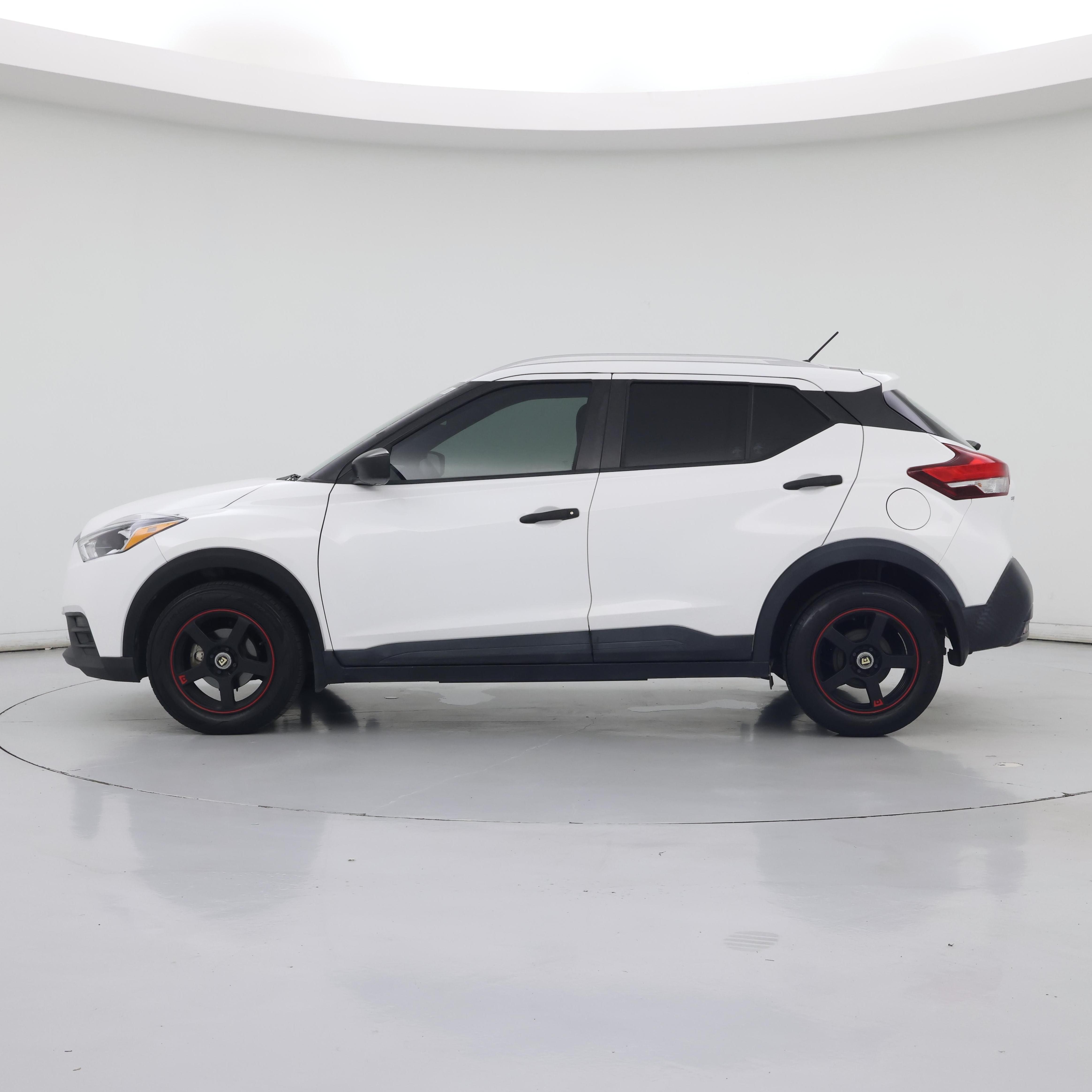 Thumbnail: 2019 Nissan Kicks - 3