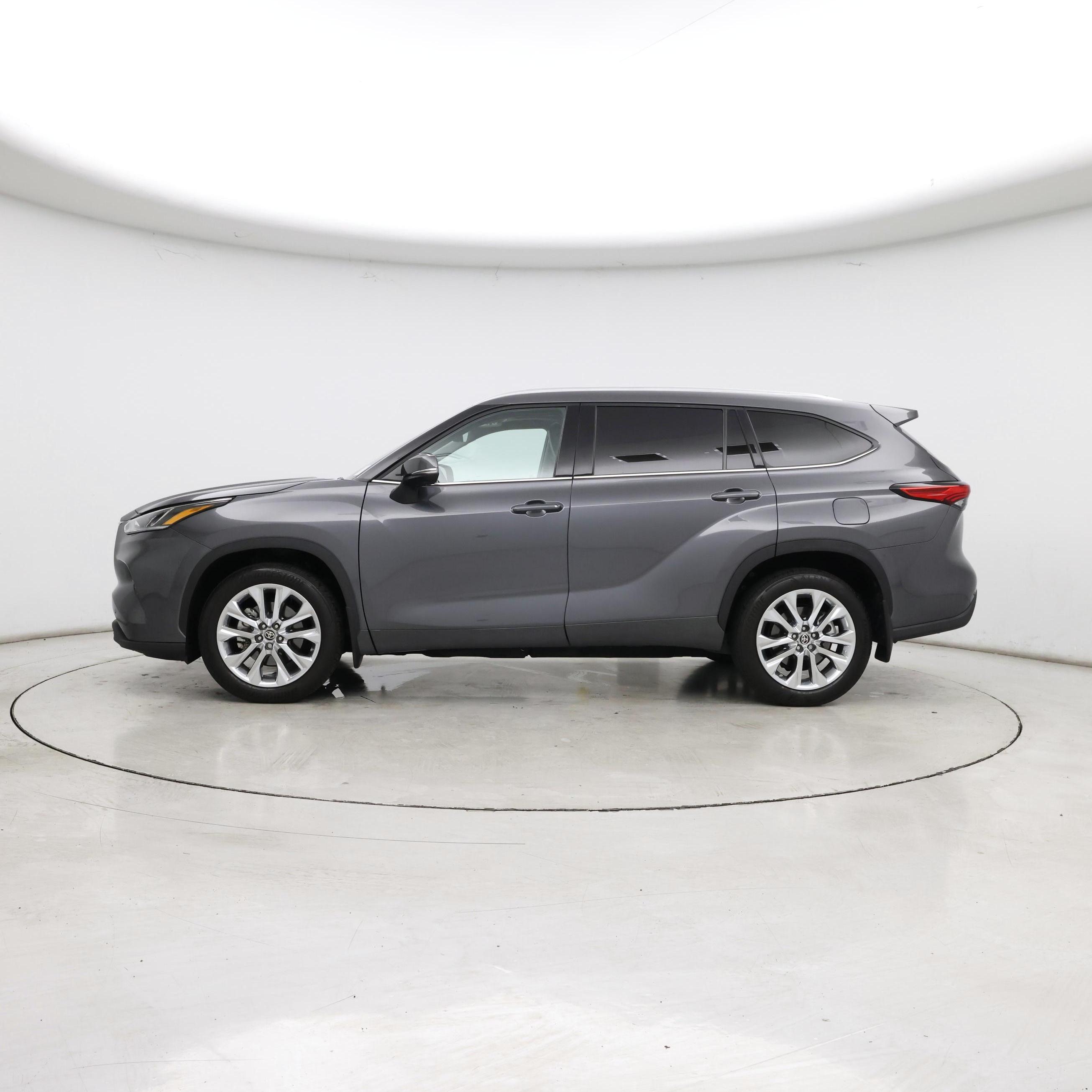 Thumbnail: 2023 Toyota Highlander - 3
