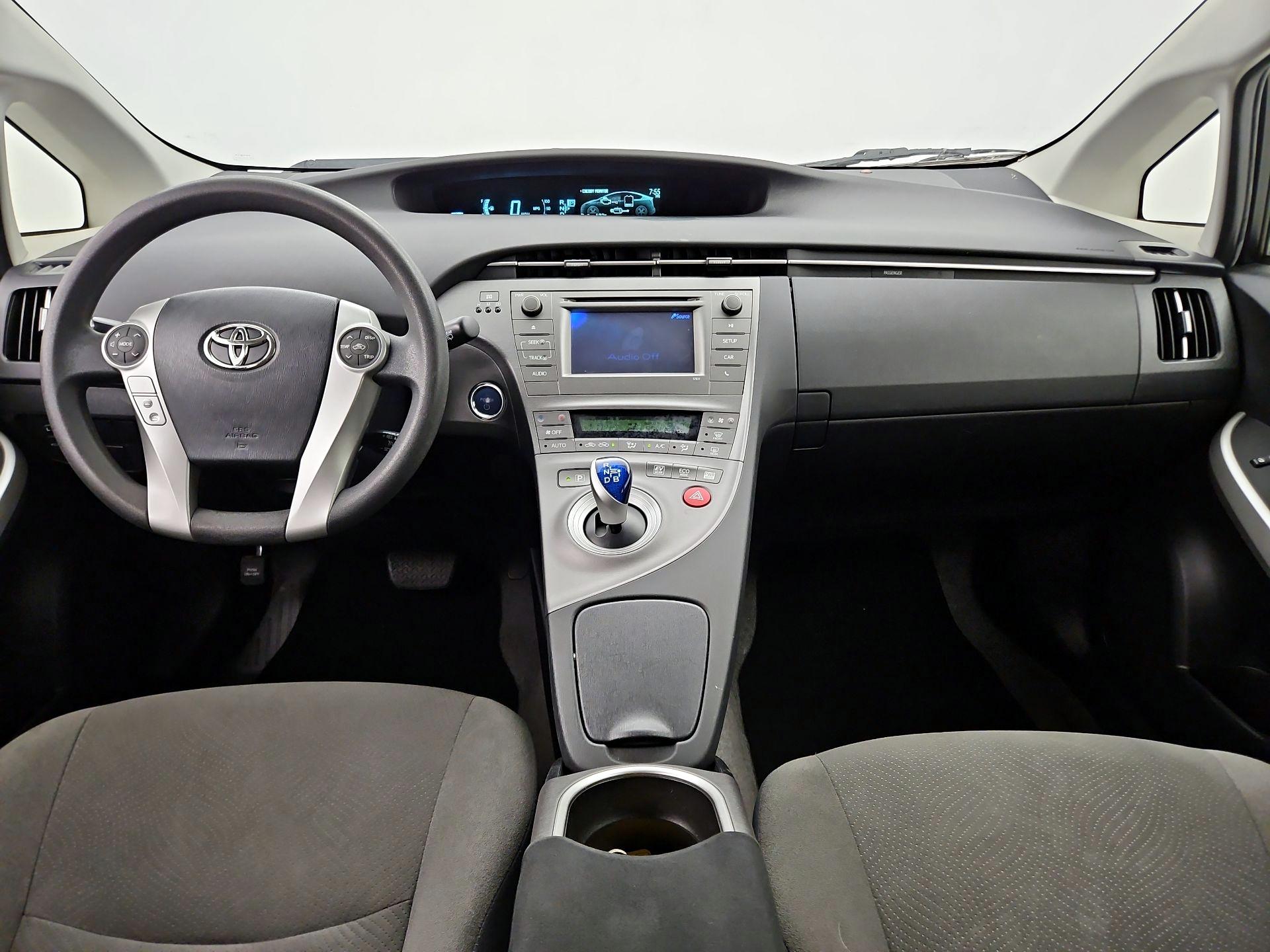 Thumbnail: 2015 Toyota Prius - 9