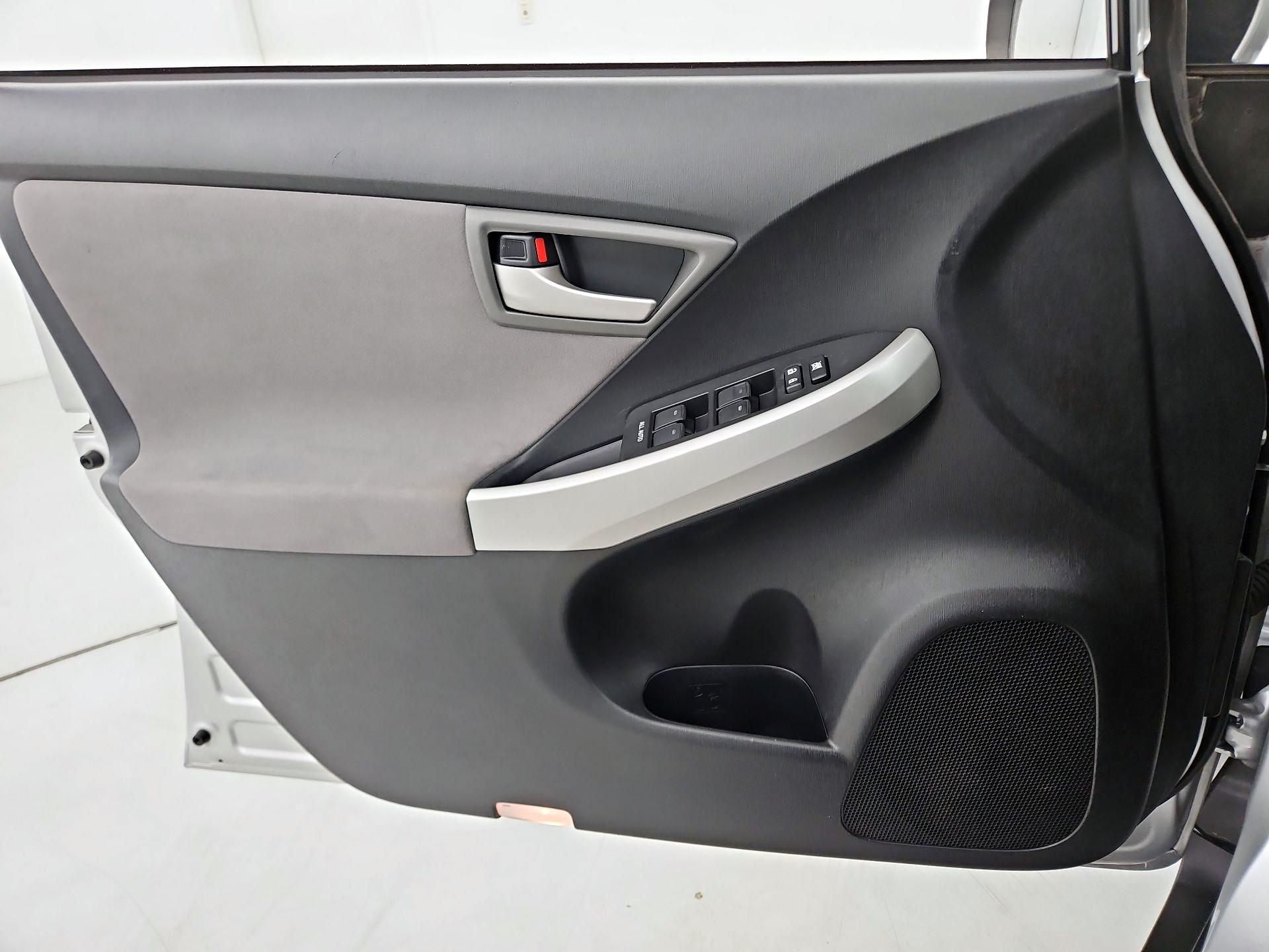 Thumbnail: 2015 Toyota Prius - 12
