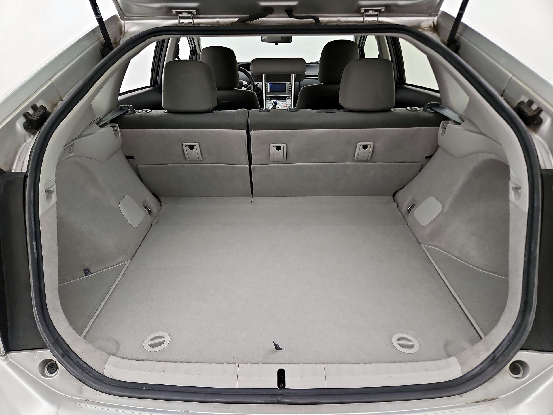 Thumbnail: 2015 Toyota Prius - 17