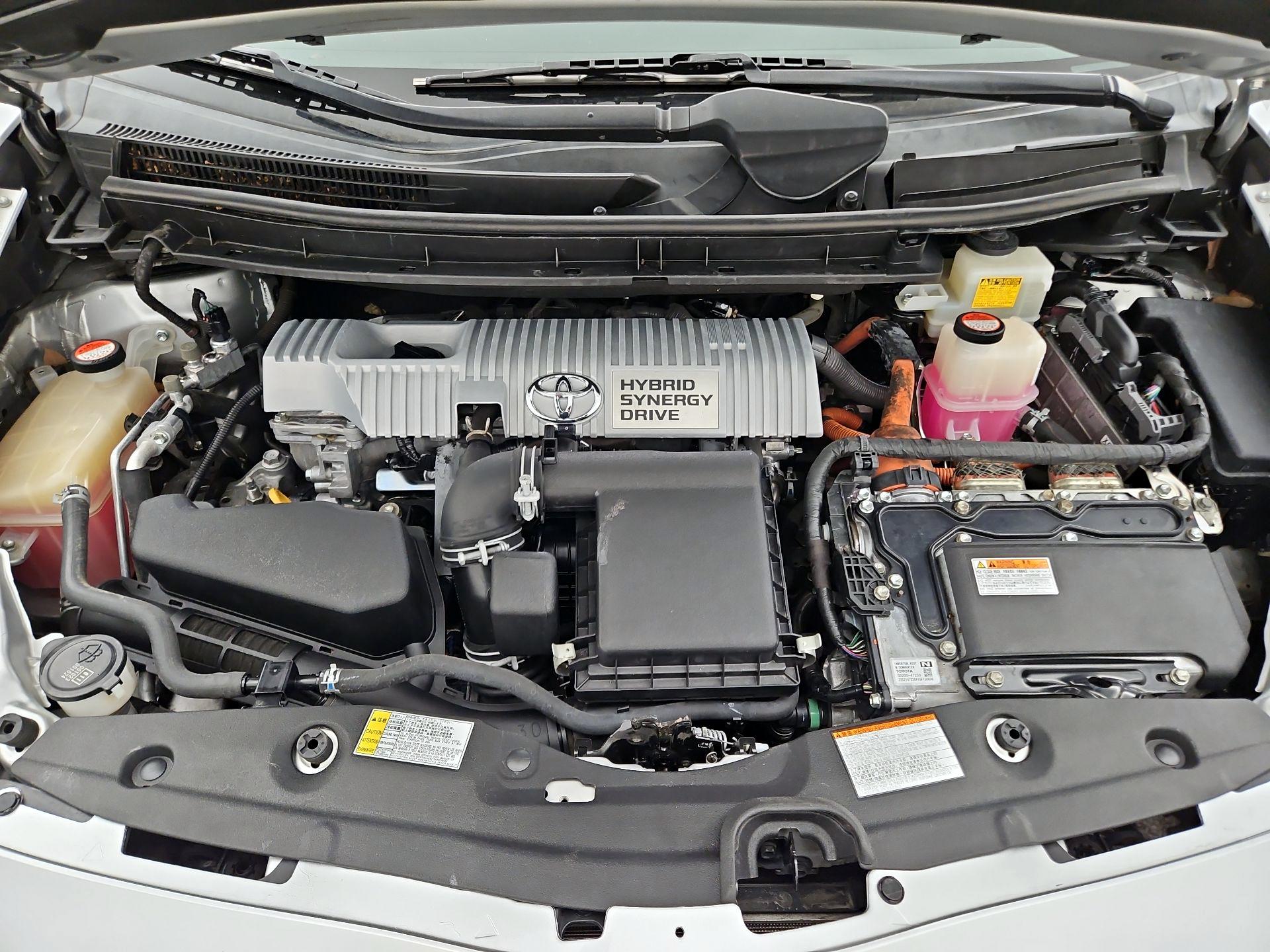 Thumbnail: 2015 Toyota Prius - 18