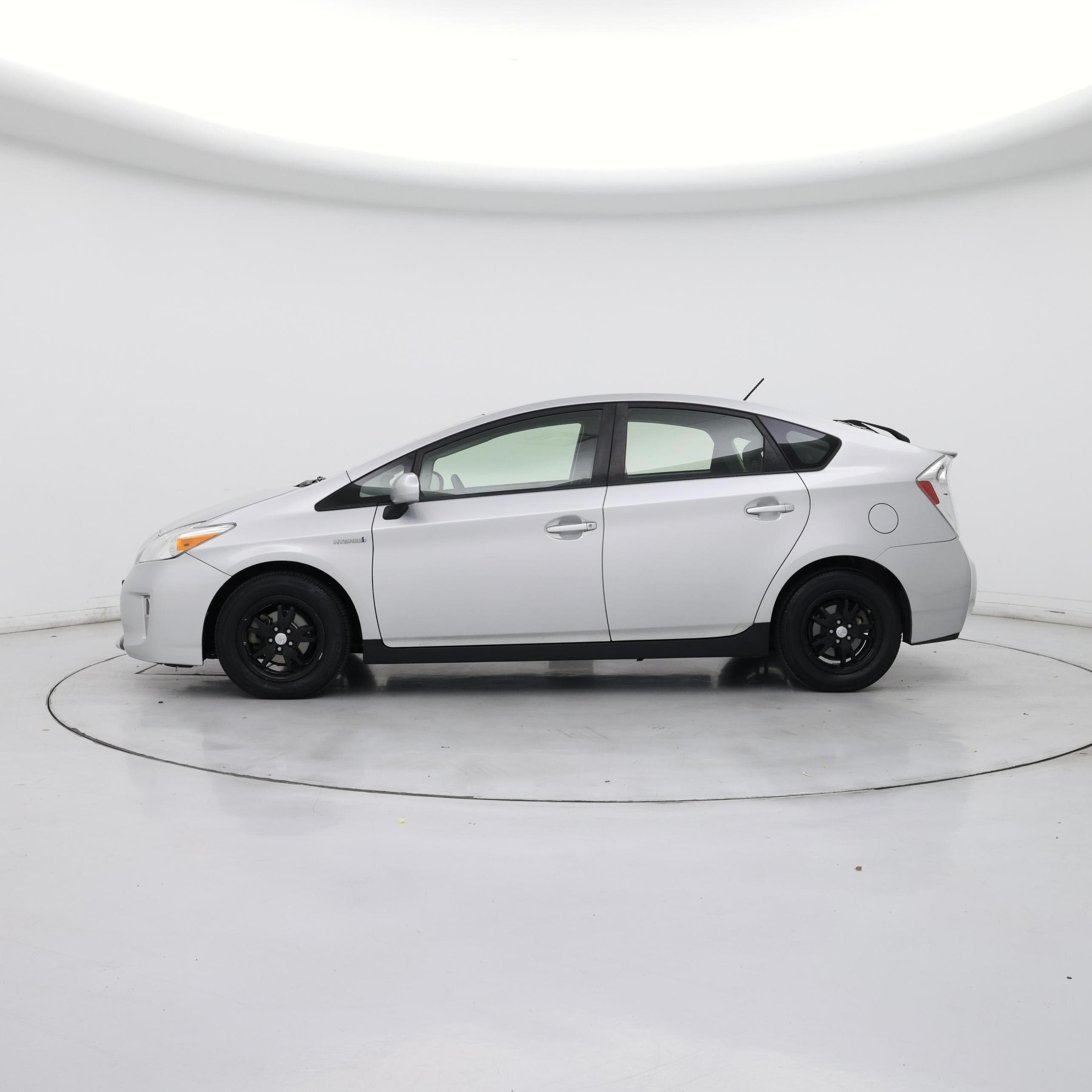 Thumbnail: 2015 Toyota Prius - 3