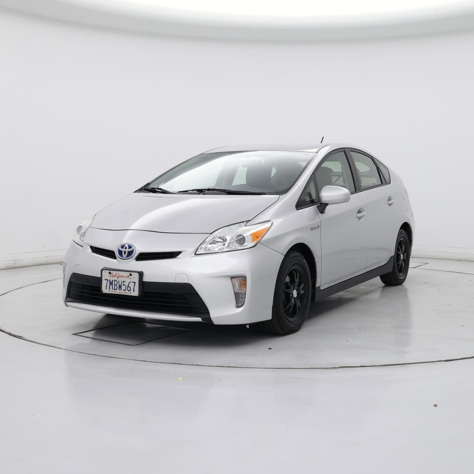 Thumbnail: 2015 Toyota Prius - 4