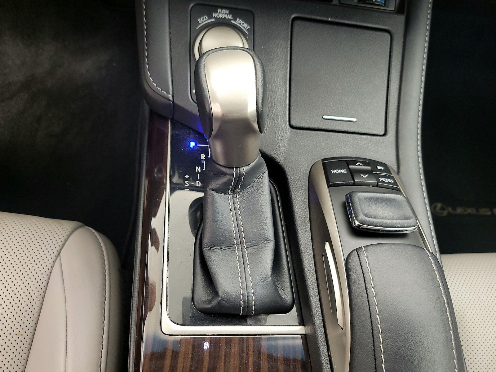 2018 Lexus ES 350 - Photo 19